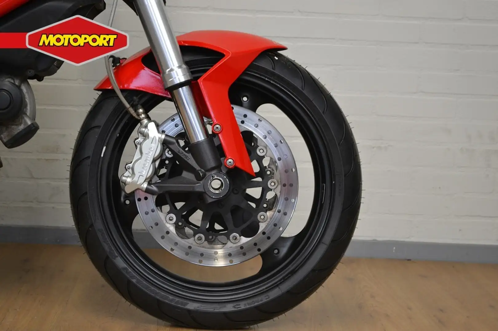 Ducati Monster 696 Rot - 2