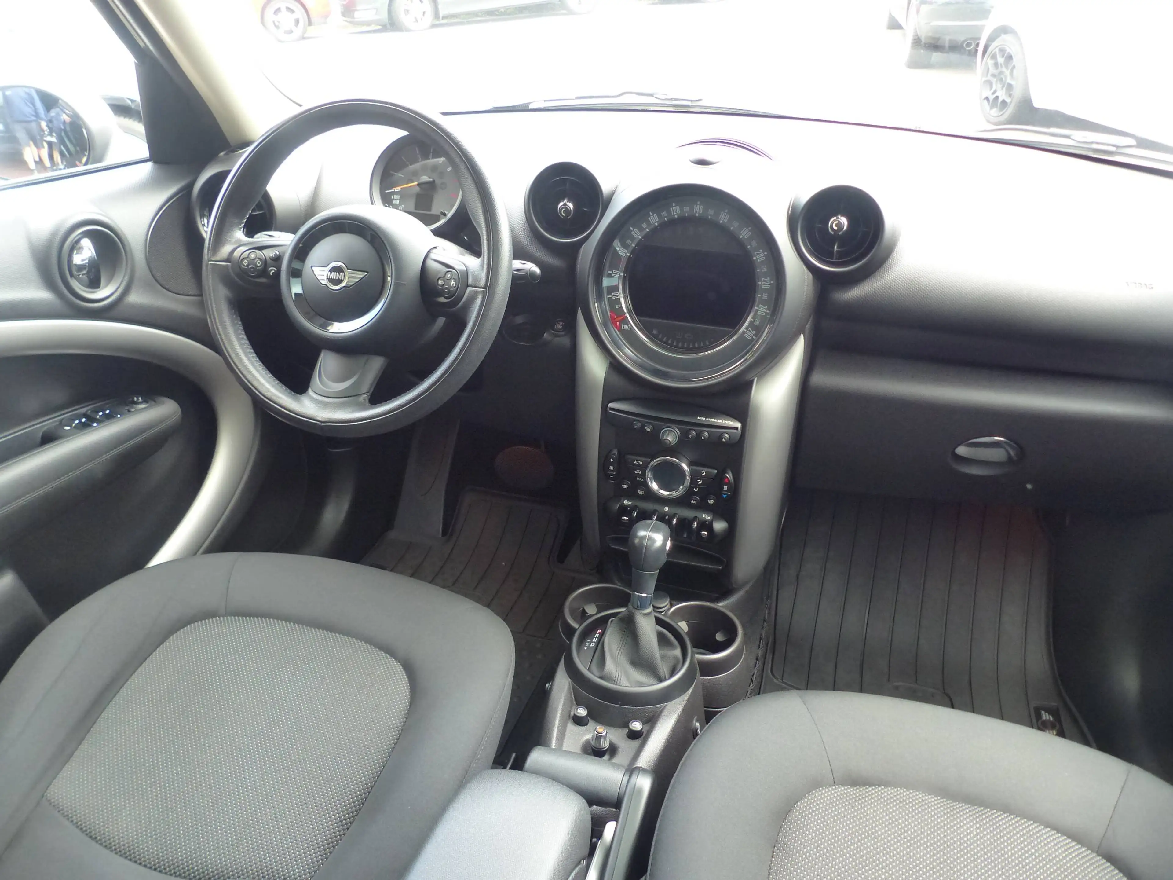 MINI Cooper Countryman 1.6 Automatik Xenon Navi Schiebedach Klima Einparkhilfe hinten Tempomat — photo 13