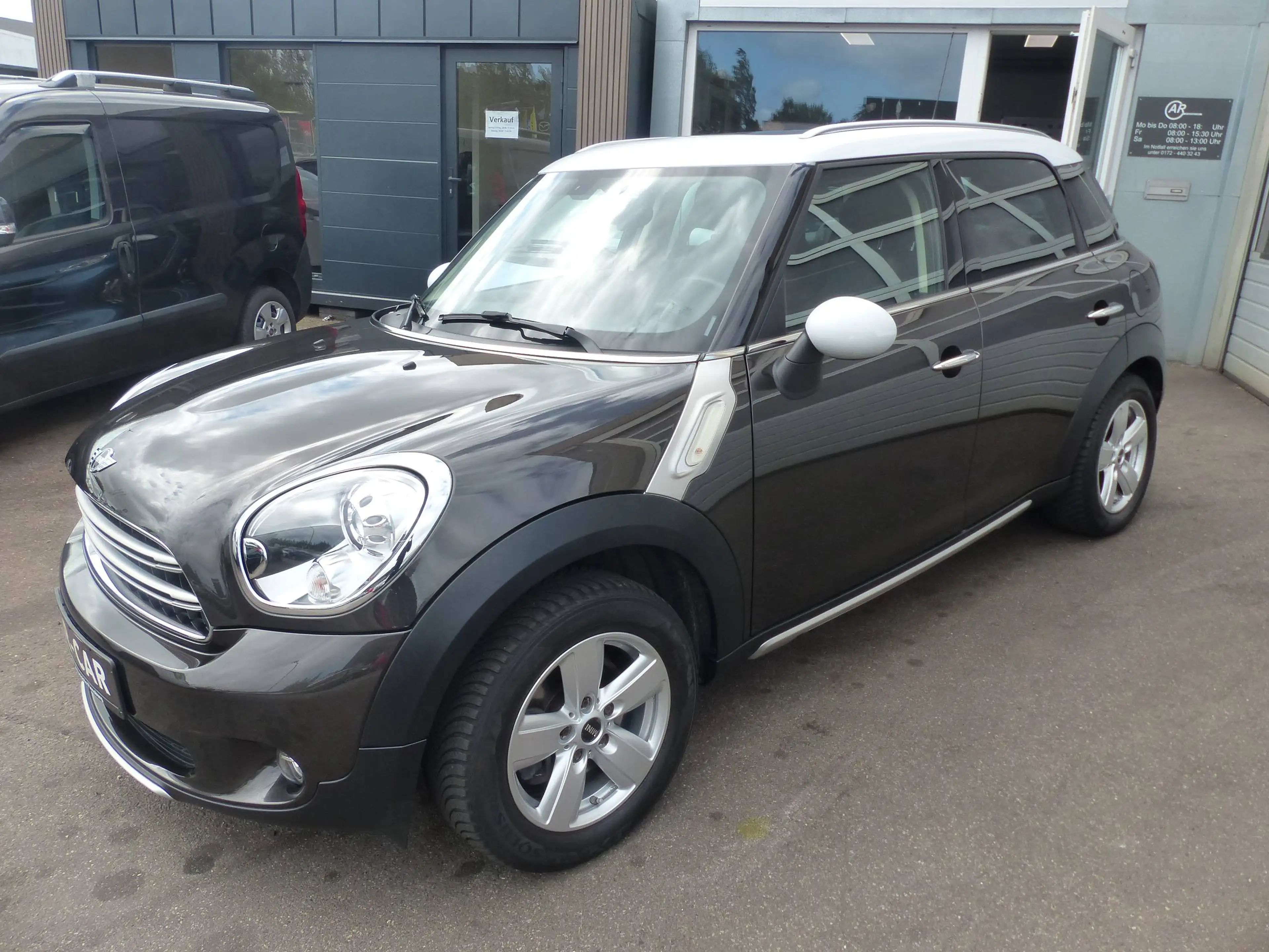MINI Cooper Countryman 1.6 Automatik Xenon Navi Schiebedach Klima Einparkhilfe hinten Tempomat