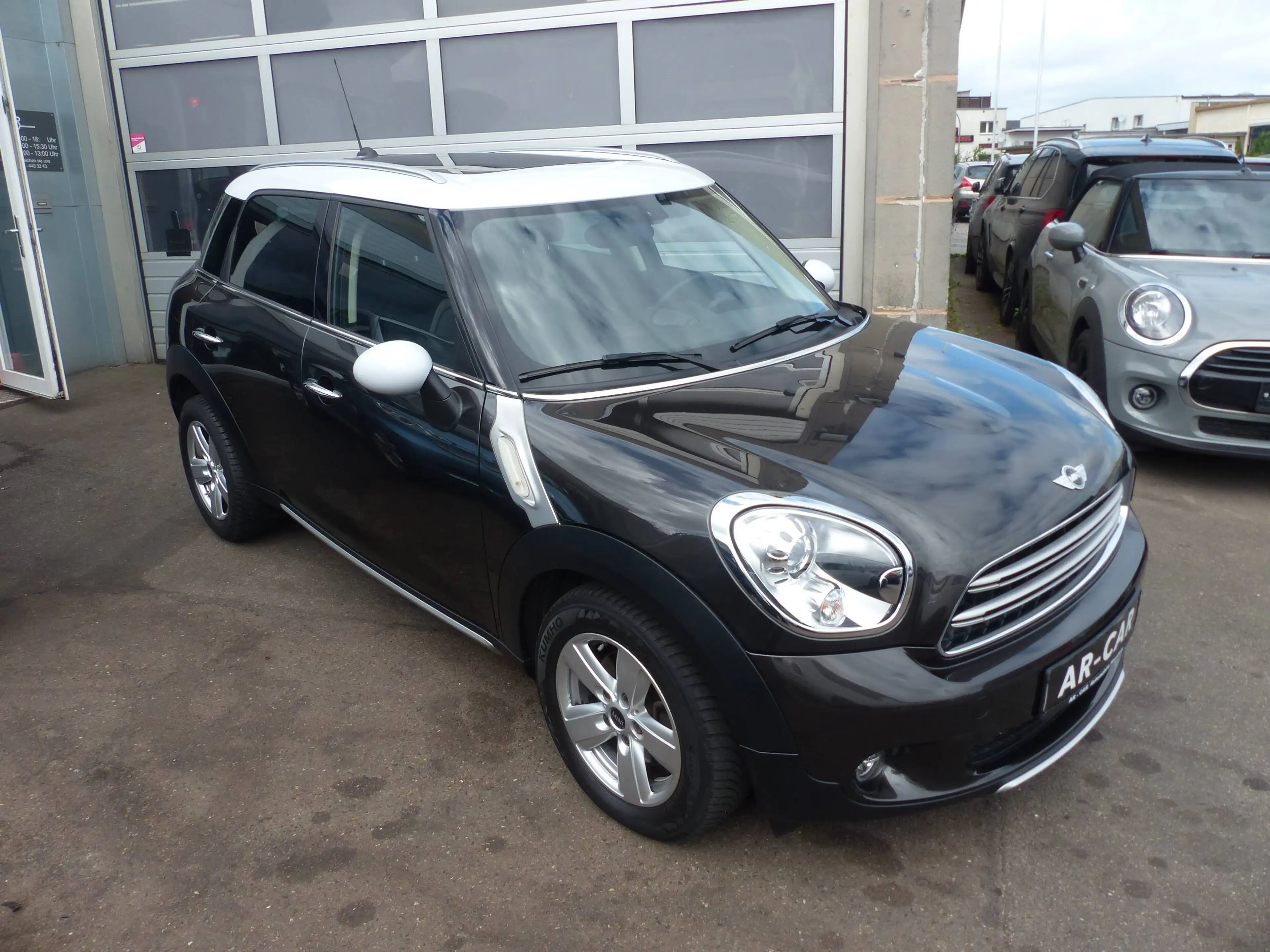 MINI Cooper Countryman 1.6 Automatik Xenon Navi Schiebedach Klima Einparkhilfe hinten Tempomat — photo 2