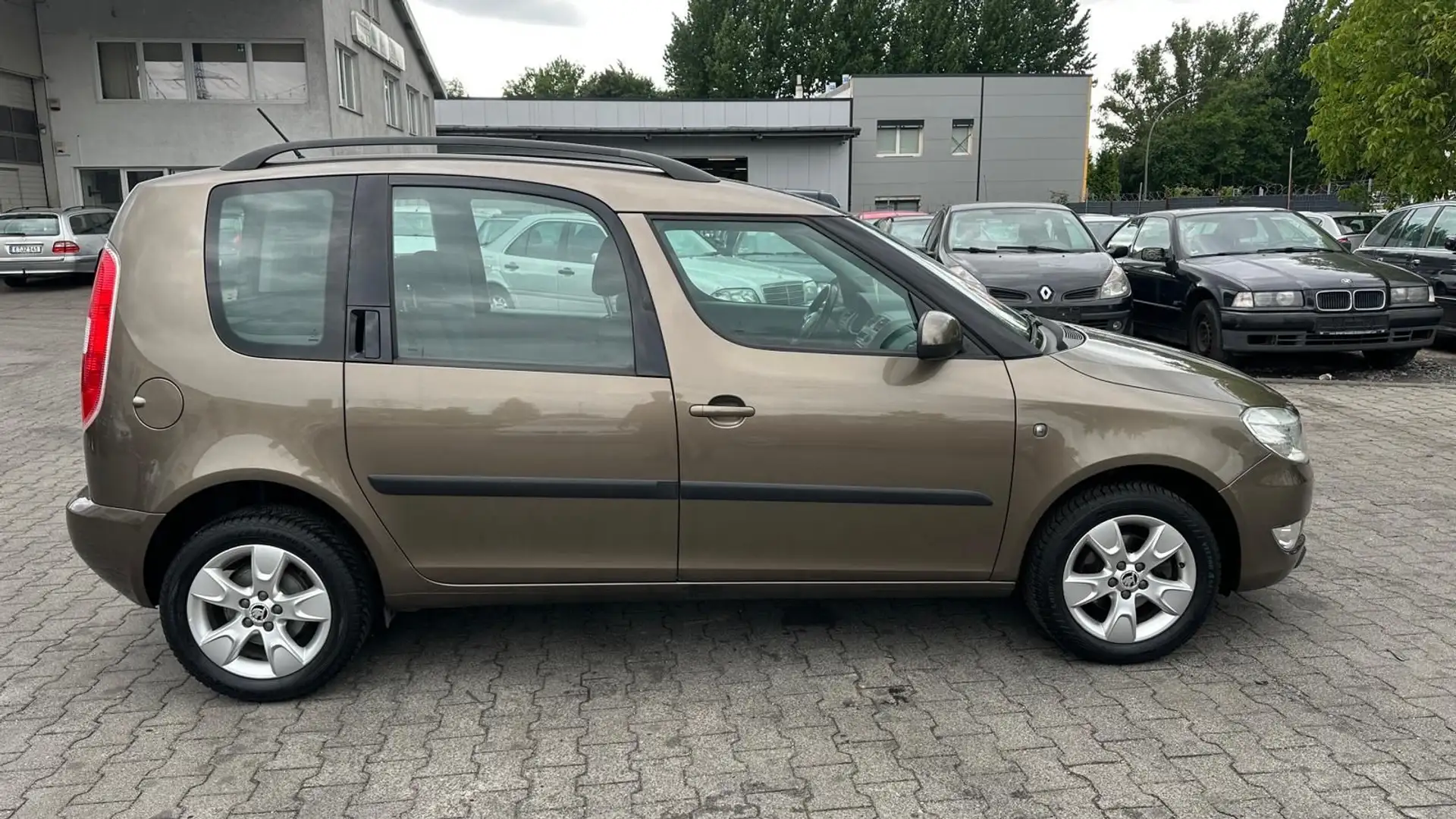 Skoda Roomster Fresh - Mit Garantie Brązowy - 2