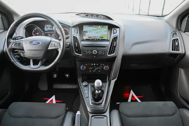 Ford Focus view 10