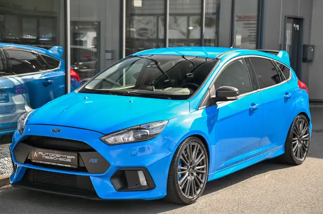 Ford Focus view 2