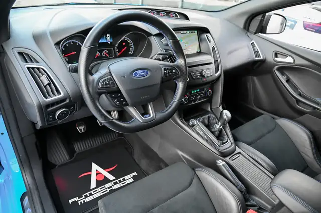 Ford Focus view 9