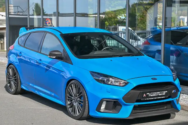 Ford Focus view 3