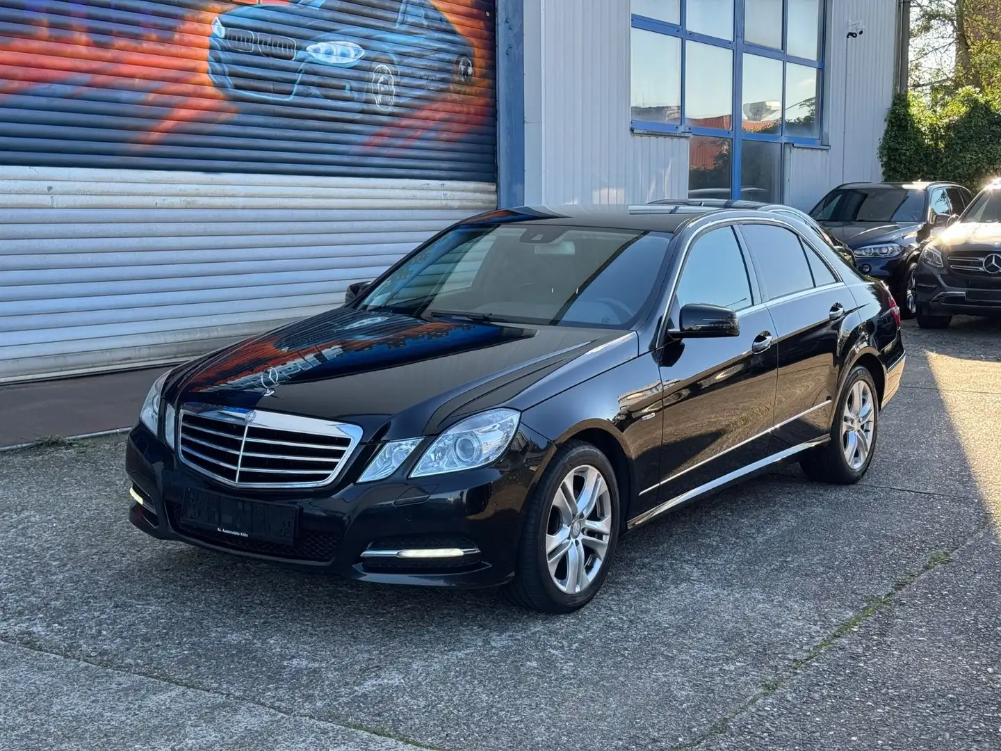Mercedes-Benz E 200 CDI lim. Avantgarde/Automatik/Navi/PDC Schwarz - 1