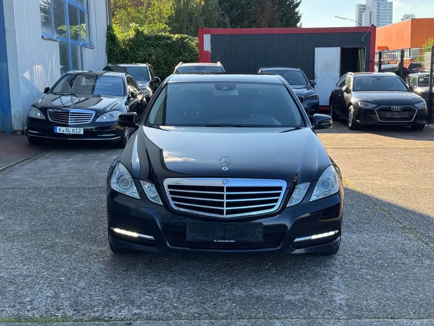 Mercedes-Benz E 200 CDI lim. Avantgarde/Automatik/Navi/PDC Schwarz - 2