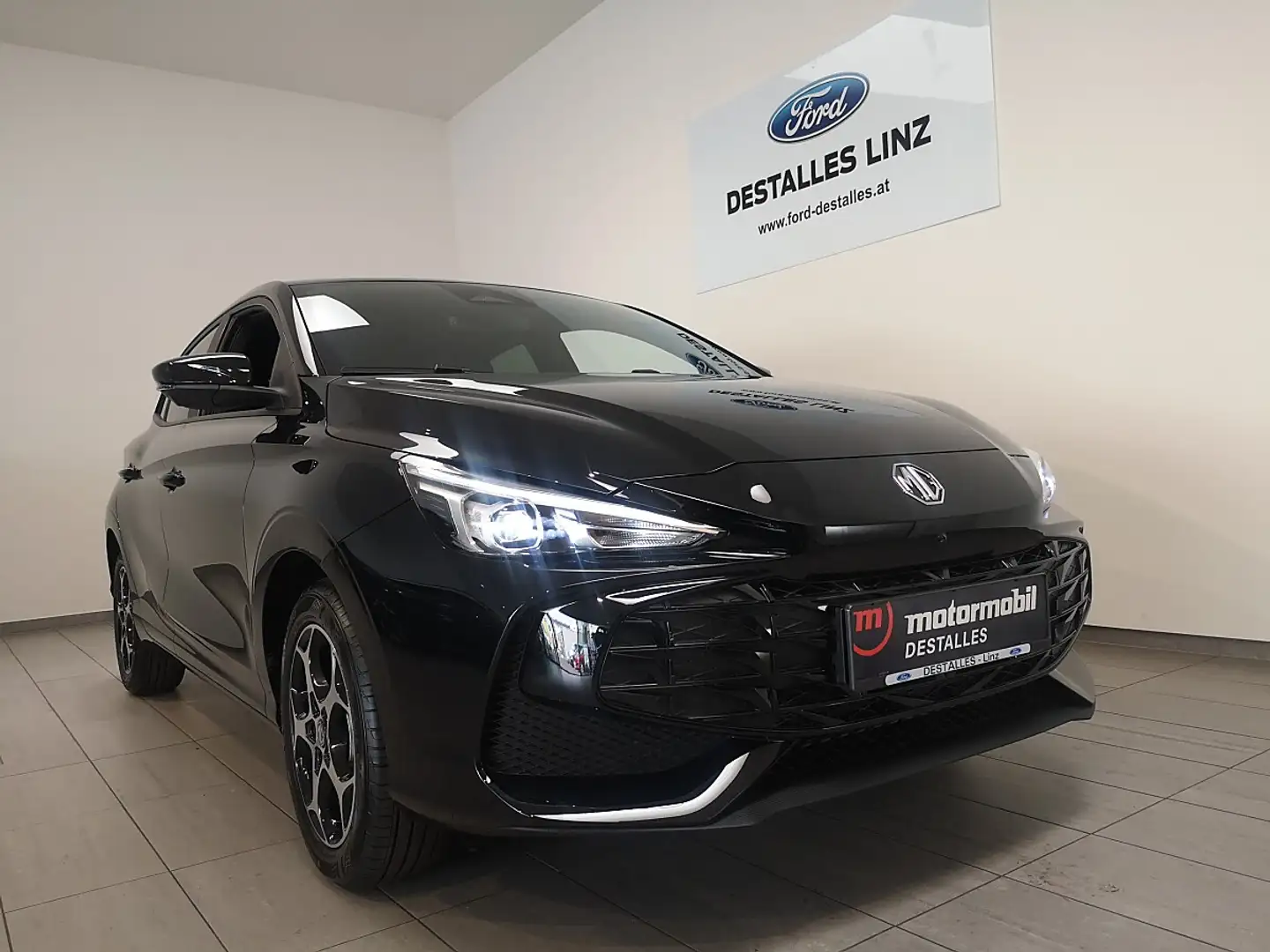 MG MG3 1,5 Hybrid+ Luxury Aut. *Fahrzeug am Transport* Schwarz - 1