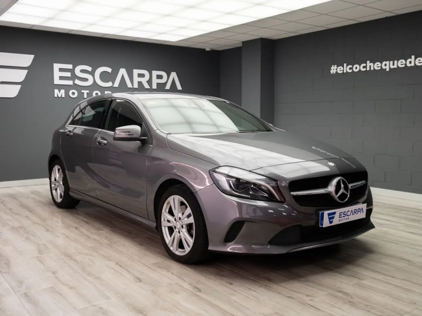 Mercedes-Benz A 200 200d Grau - 1