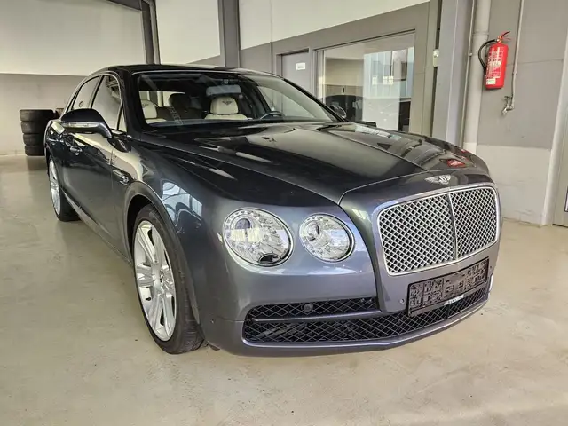 Bentley Flying Spur 4.0 V8 Aut. 1.Hand+Mwst ausweisbar