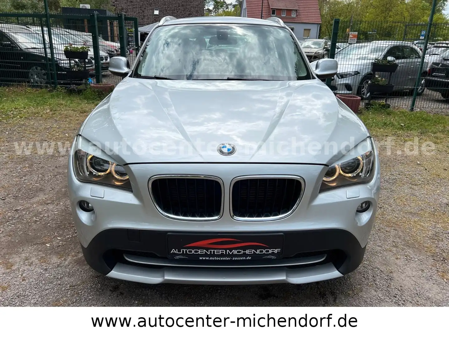 BMW X1 sDrive 18i*Xenon*8Fach bereift* Zilver - 2
