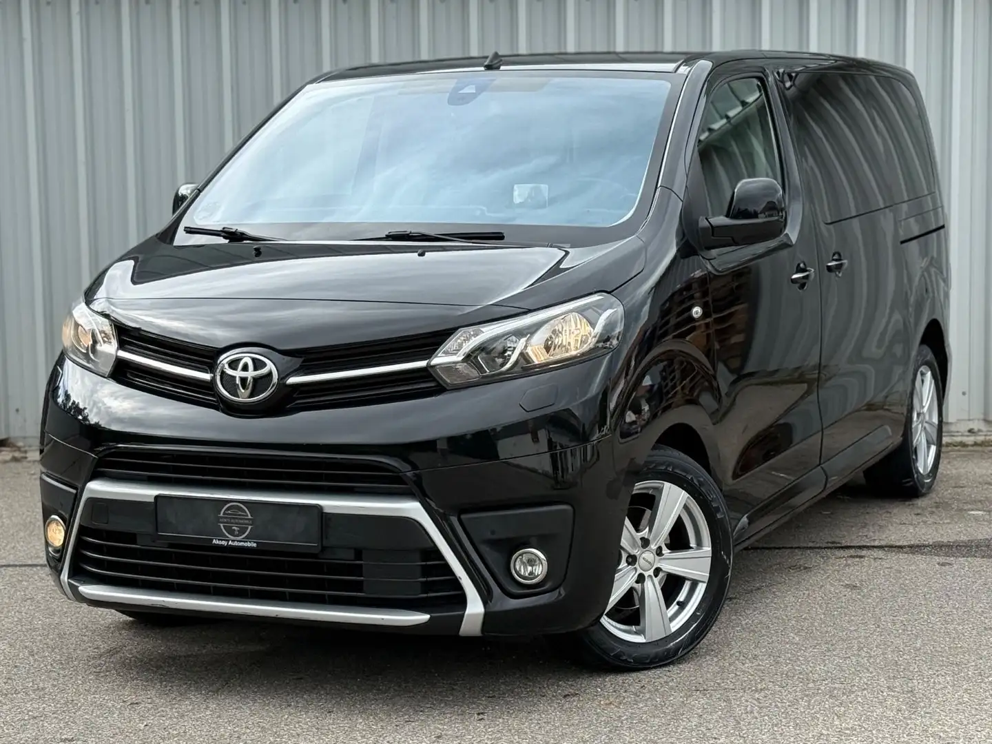 Toyota Proace Verso *8SITZER*AUTOM.*HEAD-UP*NAVI*KLIMA* Schwarz - 1