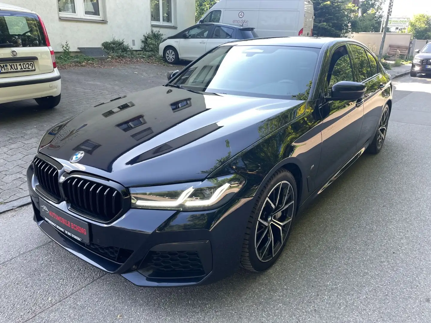 BMW 530 d xDrive M Sport*Navi*Kamera*LED*Live*KEY * Schwarz - 1