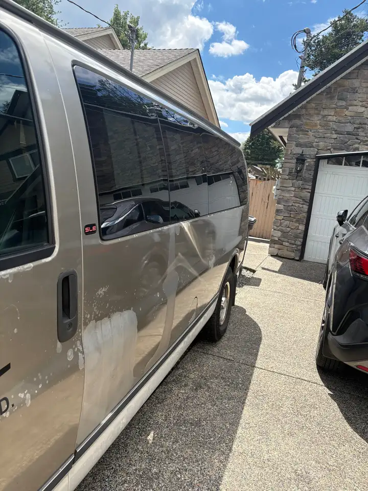 GMC Savana photo GMC Savana