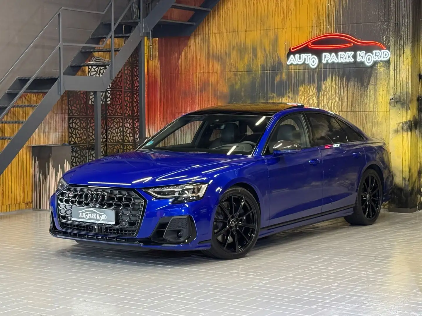 Audi S8 4.0 TFSI quattro MATRIX~CARBON~HEADUP~360~B&O Modrá - 1