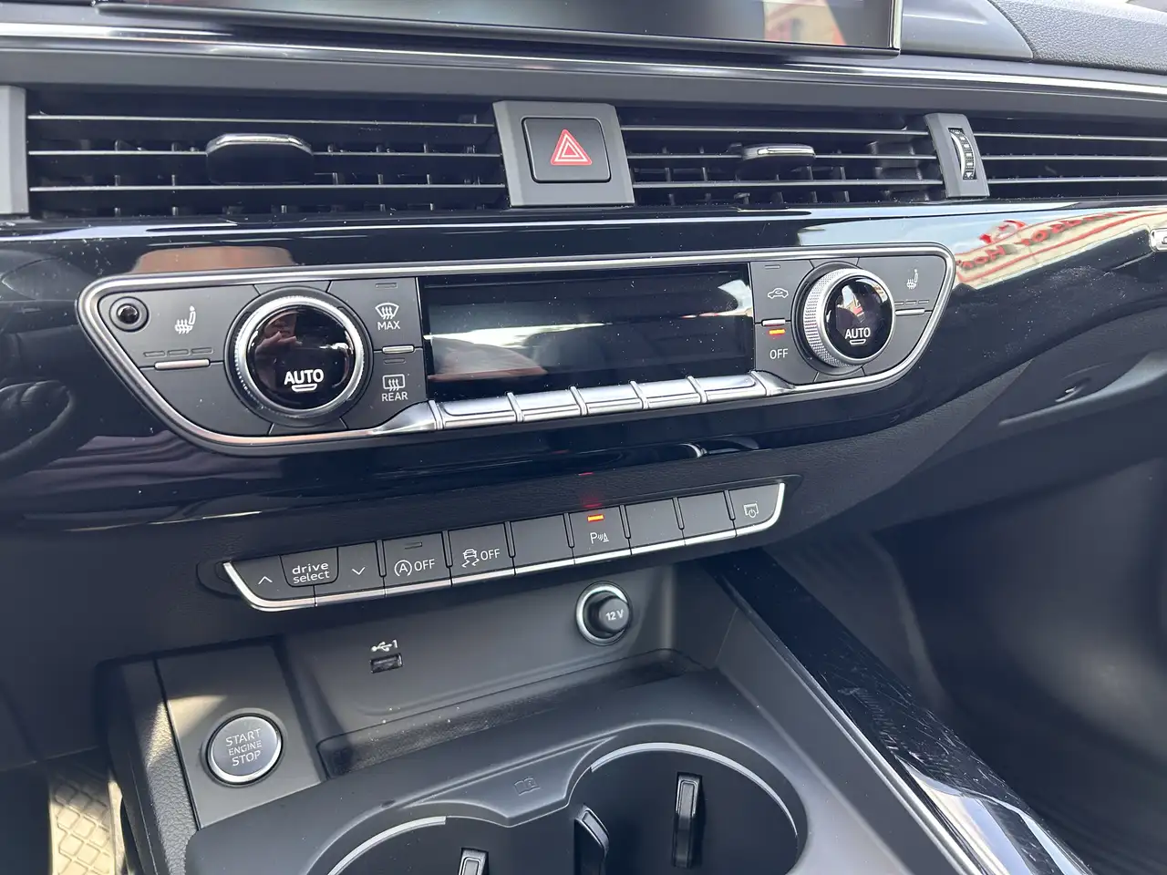 Audi A4 снимка Audi A4