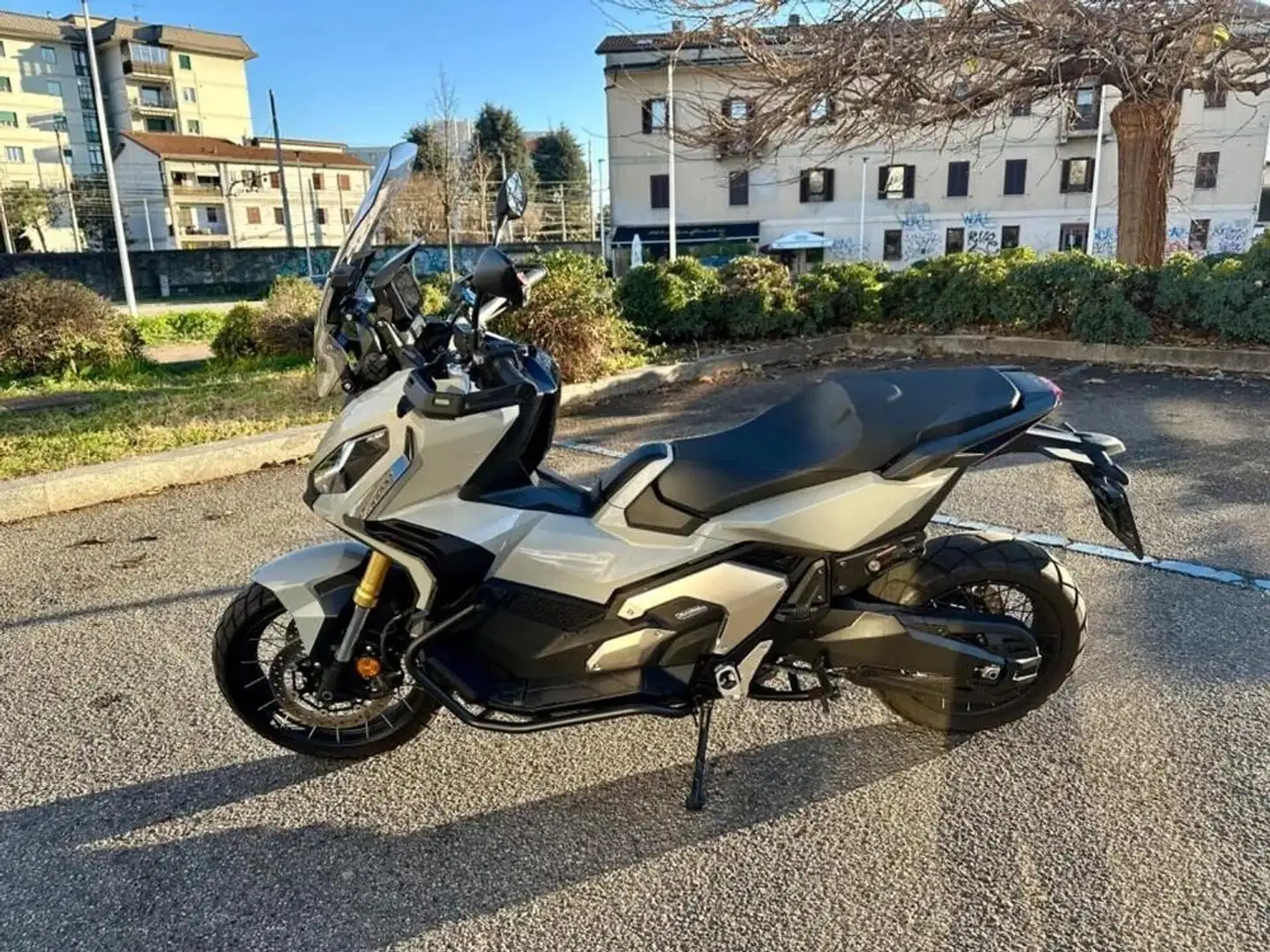 Honda X-ADV 750 DCT Gris - 1