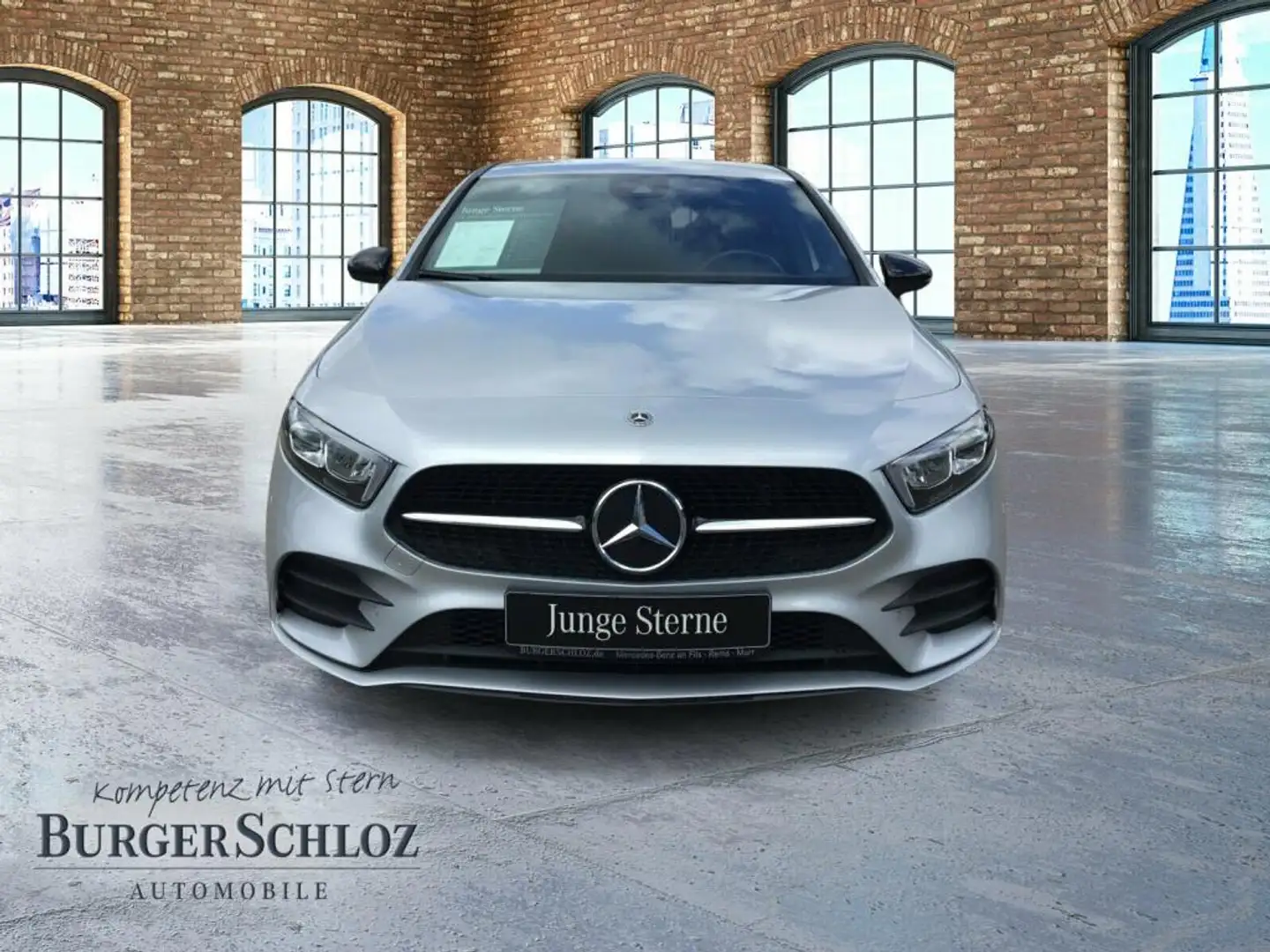 Mercedes-Benz A 250 e AMG Night S-Sitz PDC SpurH Navi AUT LED Silber - 2