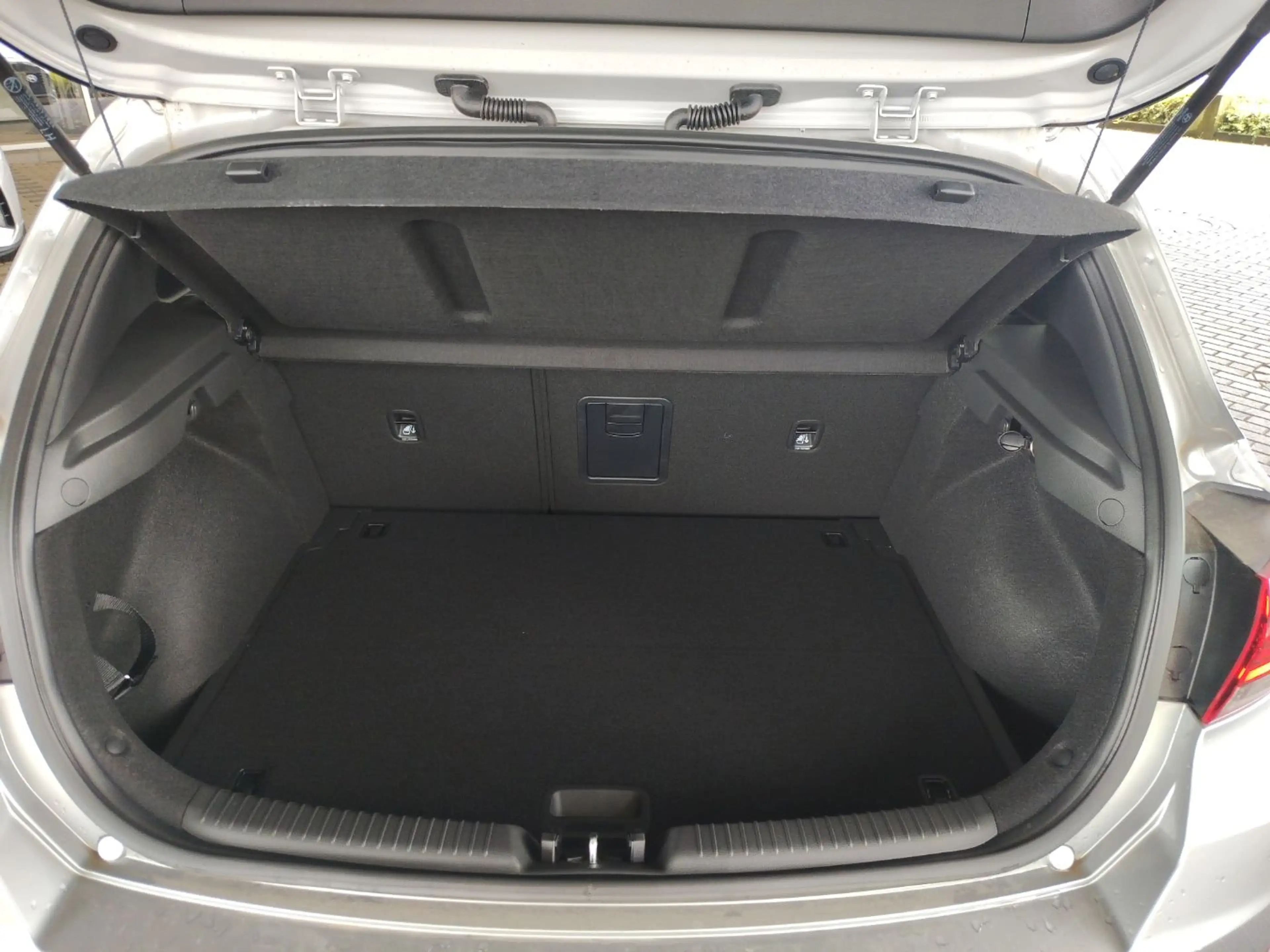 Hyundai i30 1.0 T-GDI Advantage Navi, Klimaautomatik — photo 14
