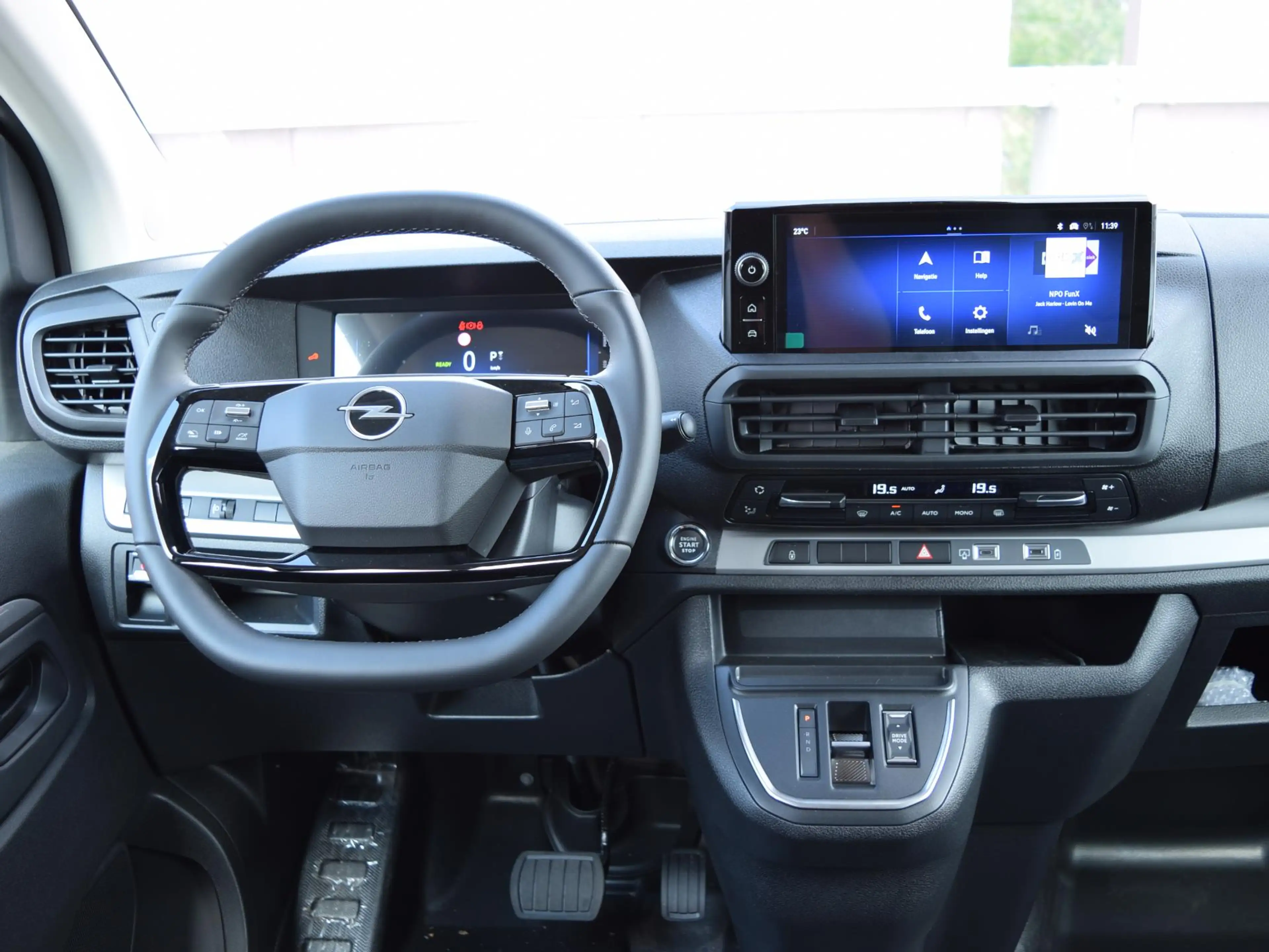 Opel Vivaro-e Dubbele Cabine 75kWh | STX Sport | Mooiste bus va — photo 10