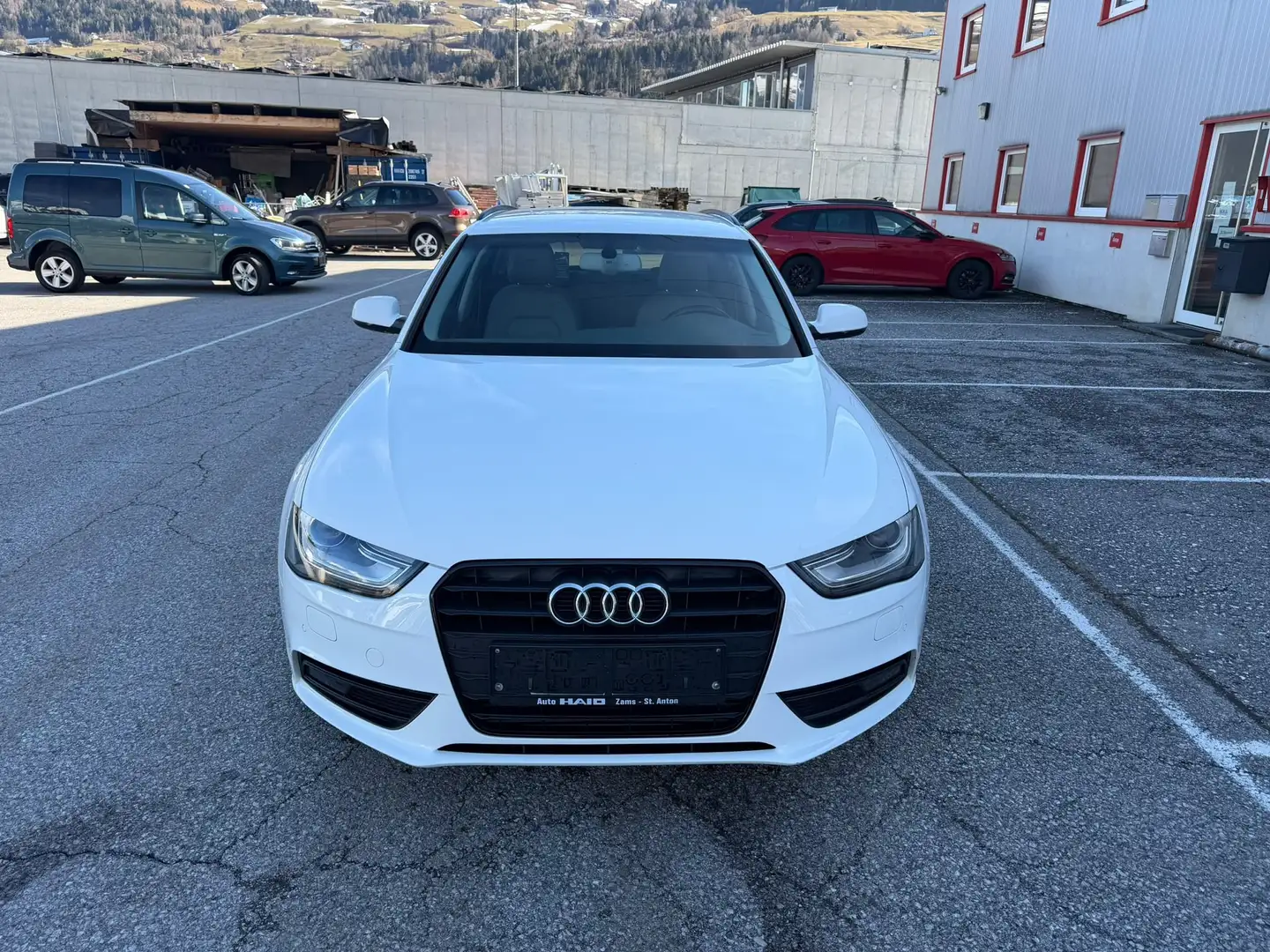 Audi A4 2.0 TDI Weiß - 1
