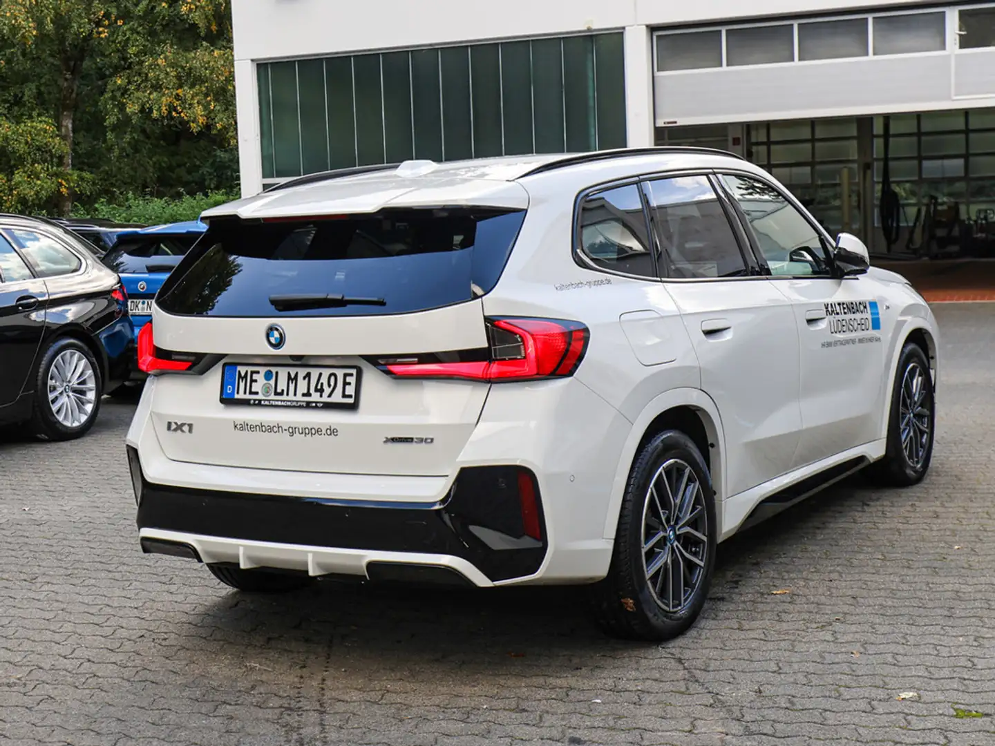 BMW X1 xDrive30 M-Sport AHK LED NAVI KAMERA SHZ PDC Weiß - 2