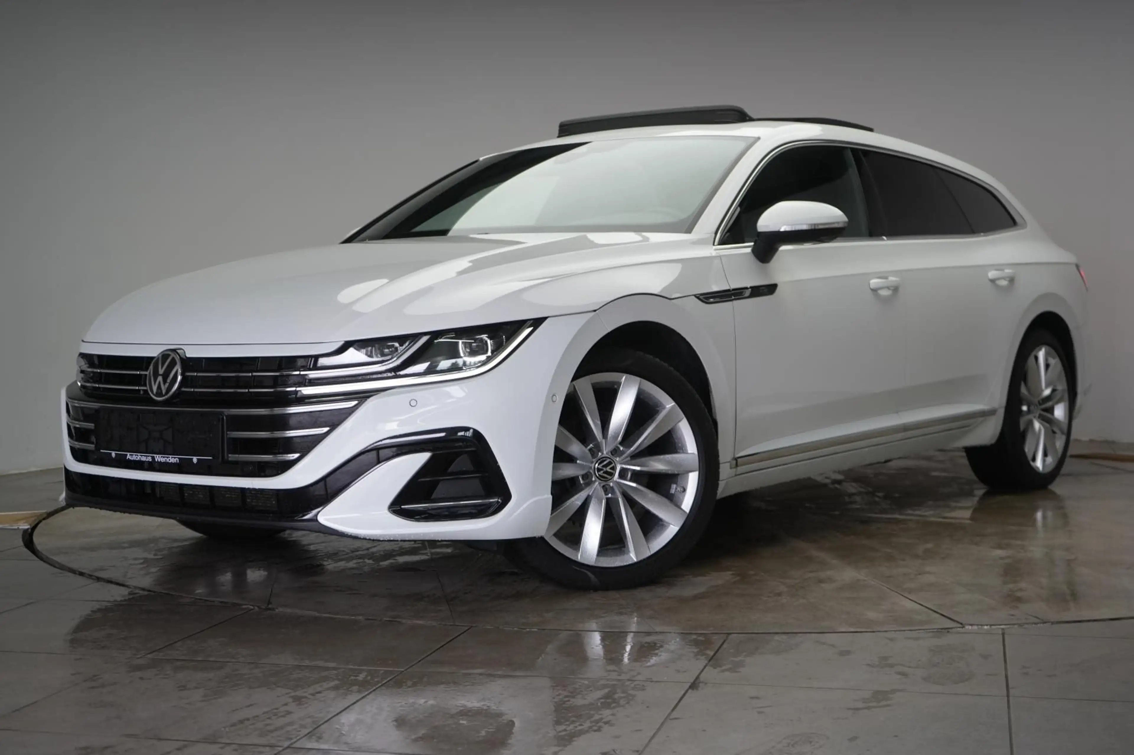 Volkswagen Arteon Shooting Brake 1.4 e TSI R line Leder/ACC — photo 4