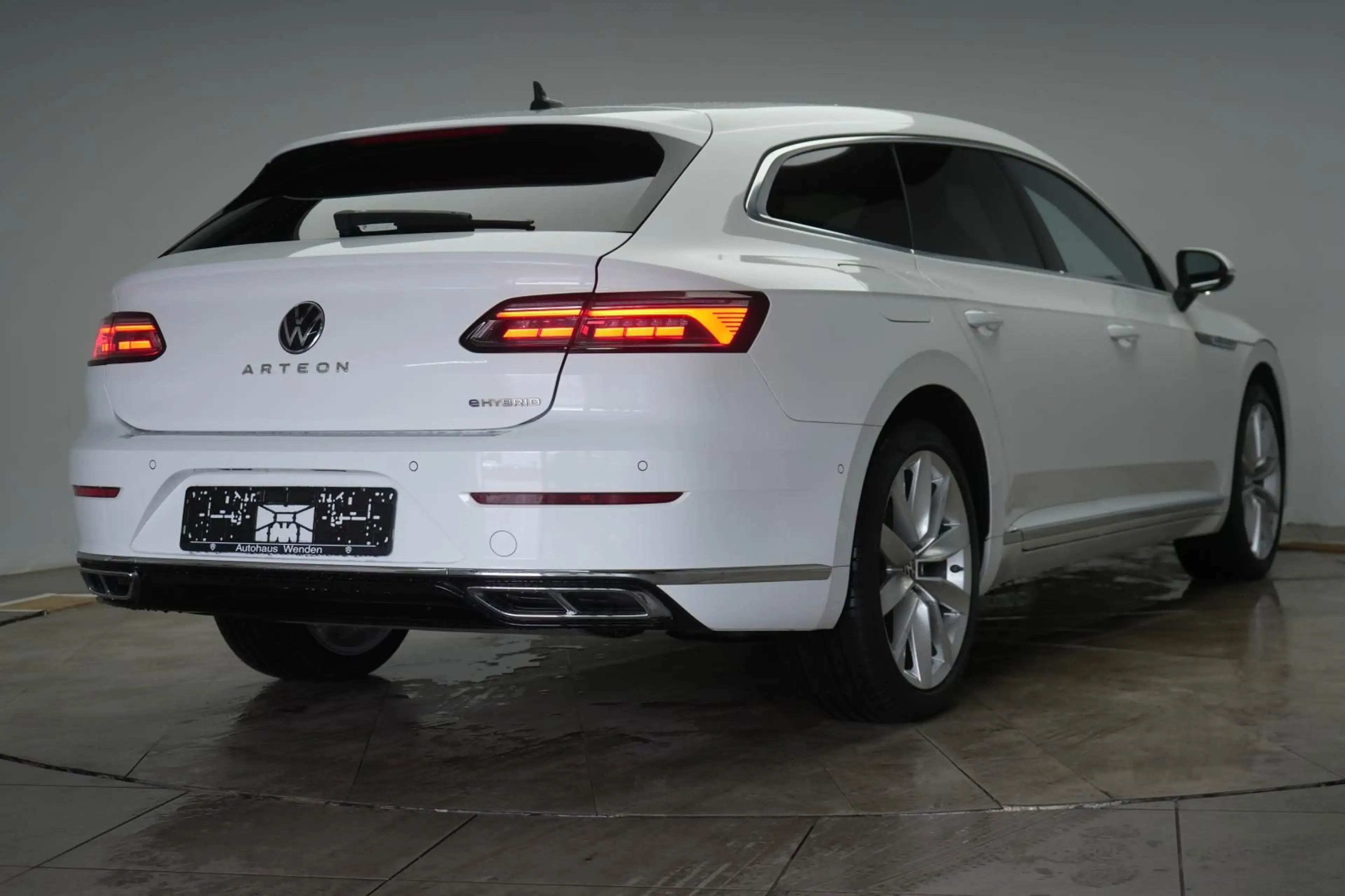 Volkswagen Arteon Shooting Brake 1.4 e TSI R line Leder/ACC — photo 5