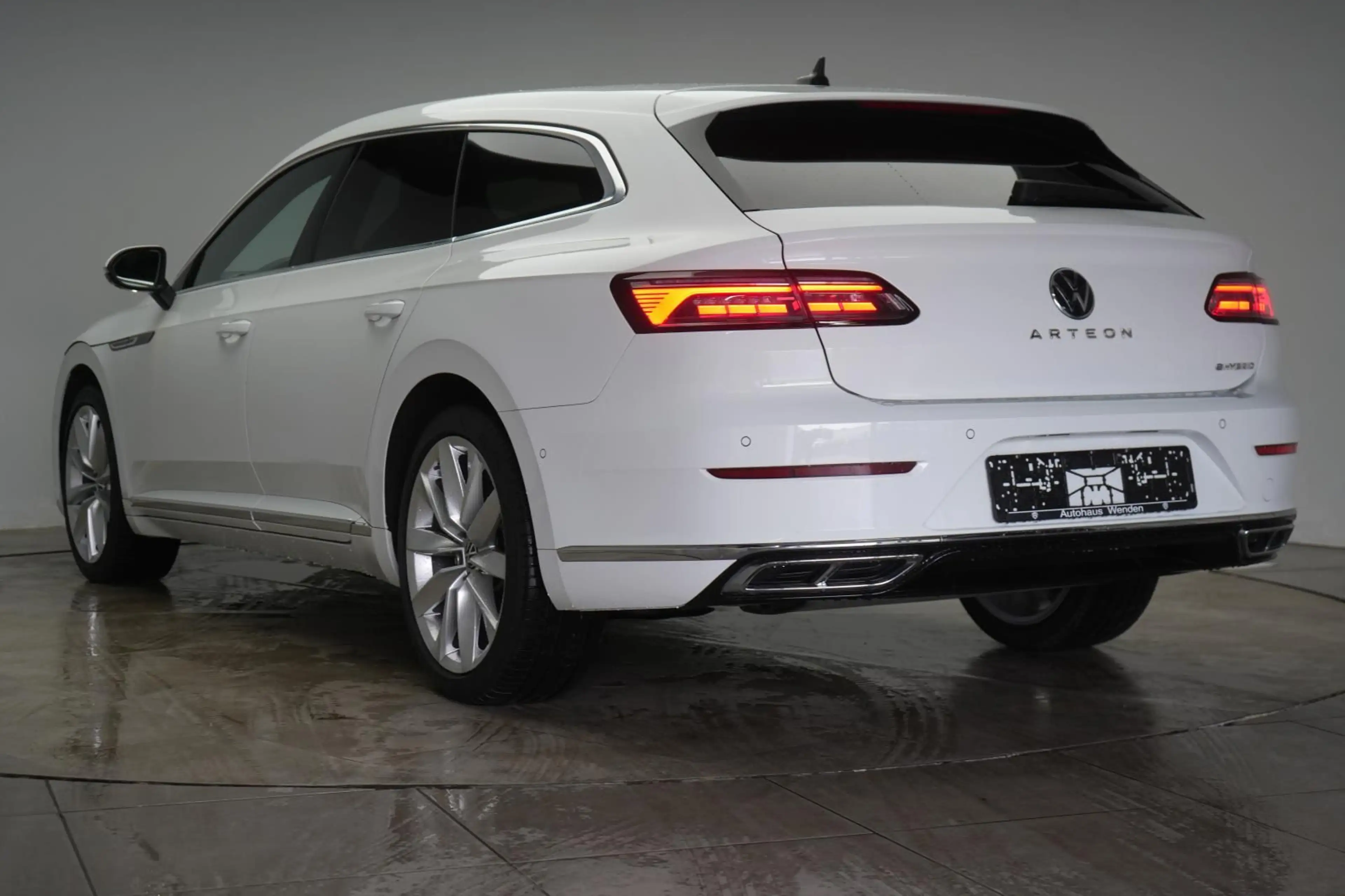Volkswagen Arteon Shooting Brake 1.4 e TSI R line Leder/ACC — photo 7