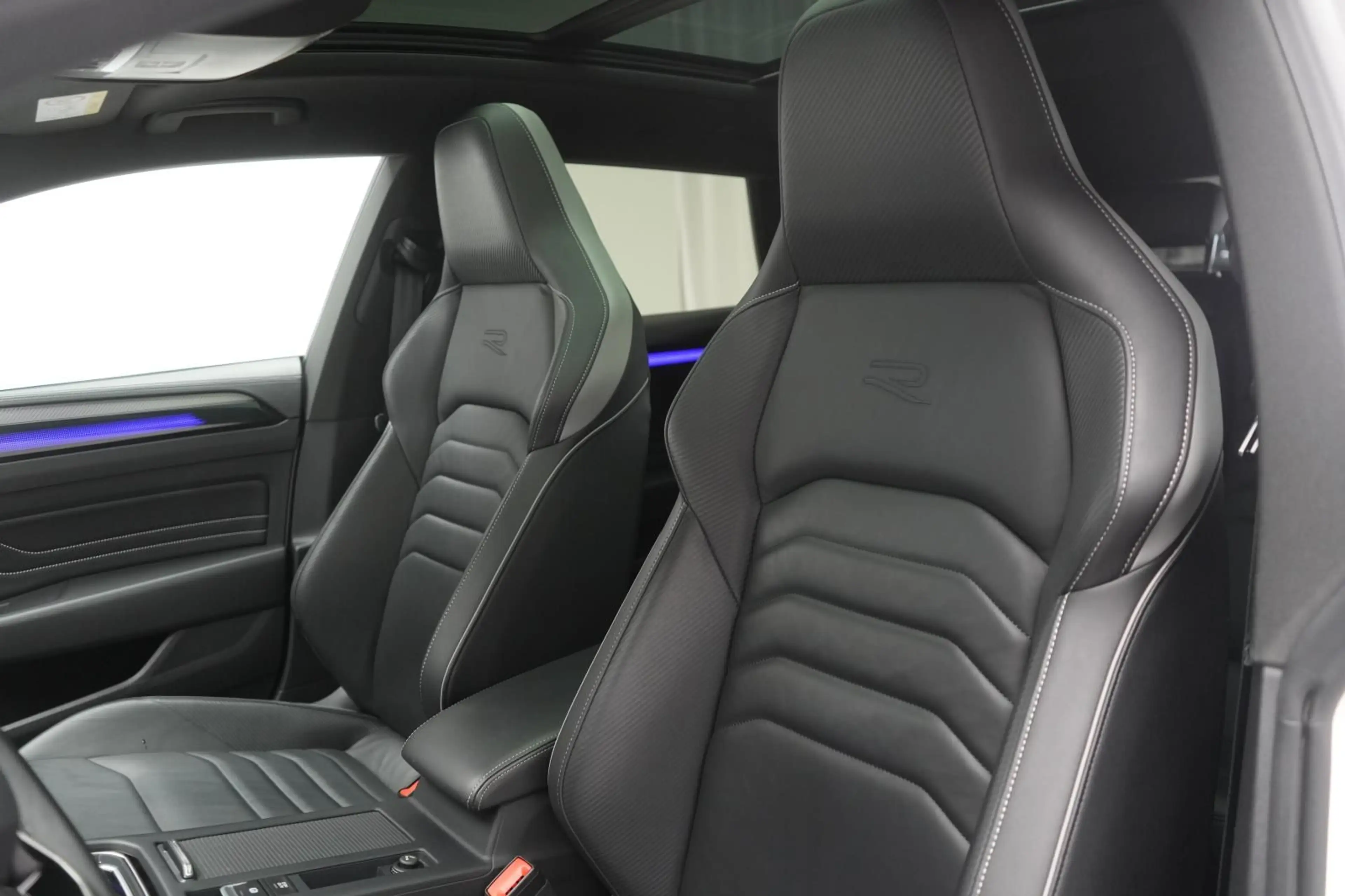 Volkswagen Arteon Shooting Brake 1.4 e TSI R line Leder/ACC — photo 11