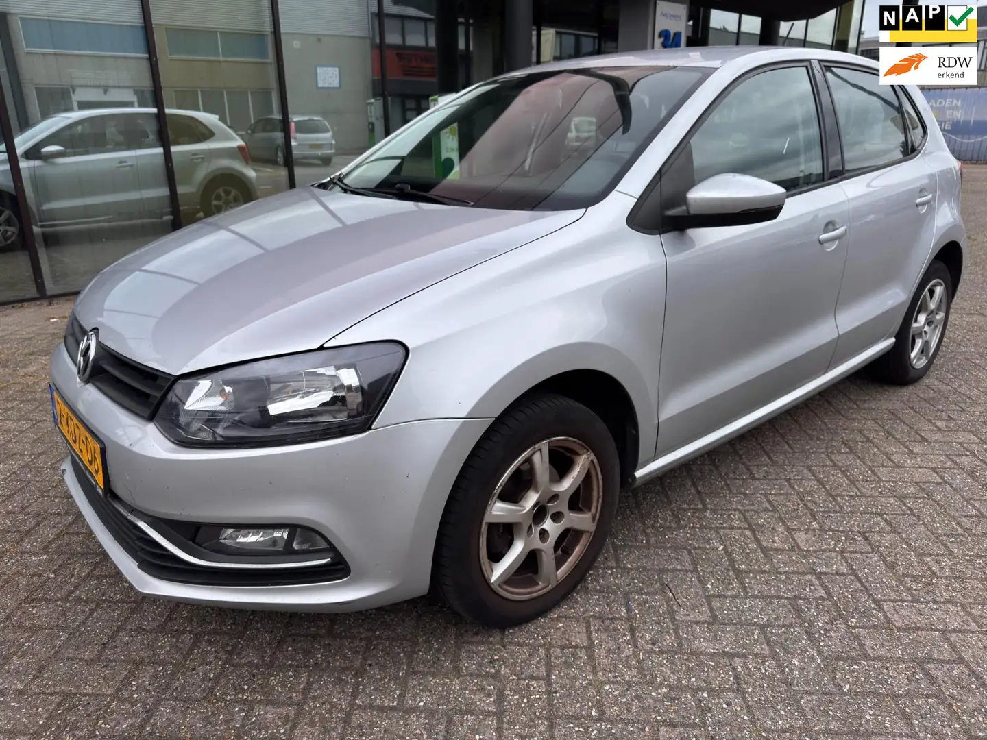 Volkswagen Polo 1.2-12V BlueMotion Comfortline / Navi / Airco / 5- Grijs - 1