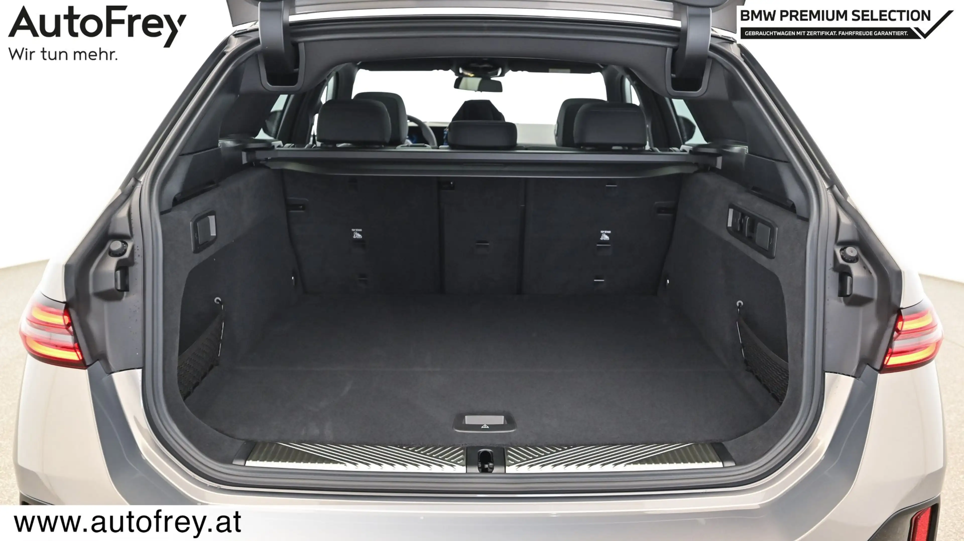 BMW i5 xDrive40 — photo 11