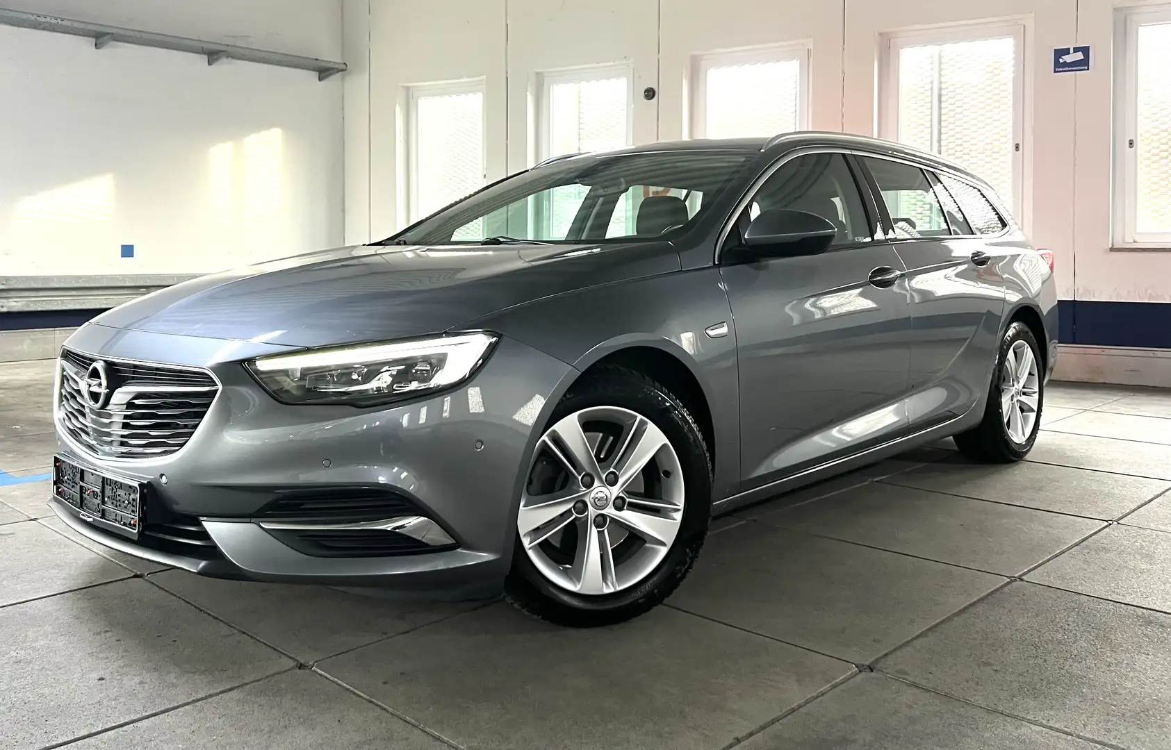 Opel Insignia Innovation Matrix 170PS Diesel Euro6 ,Kamera, NAVI Grau - 1