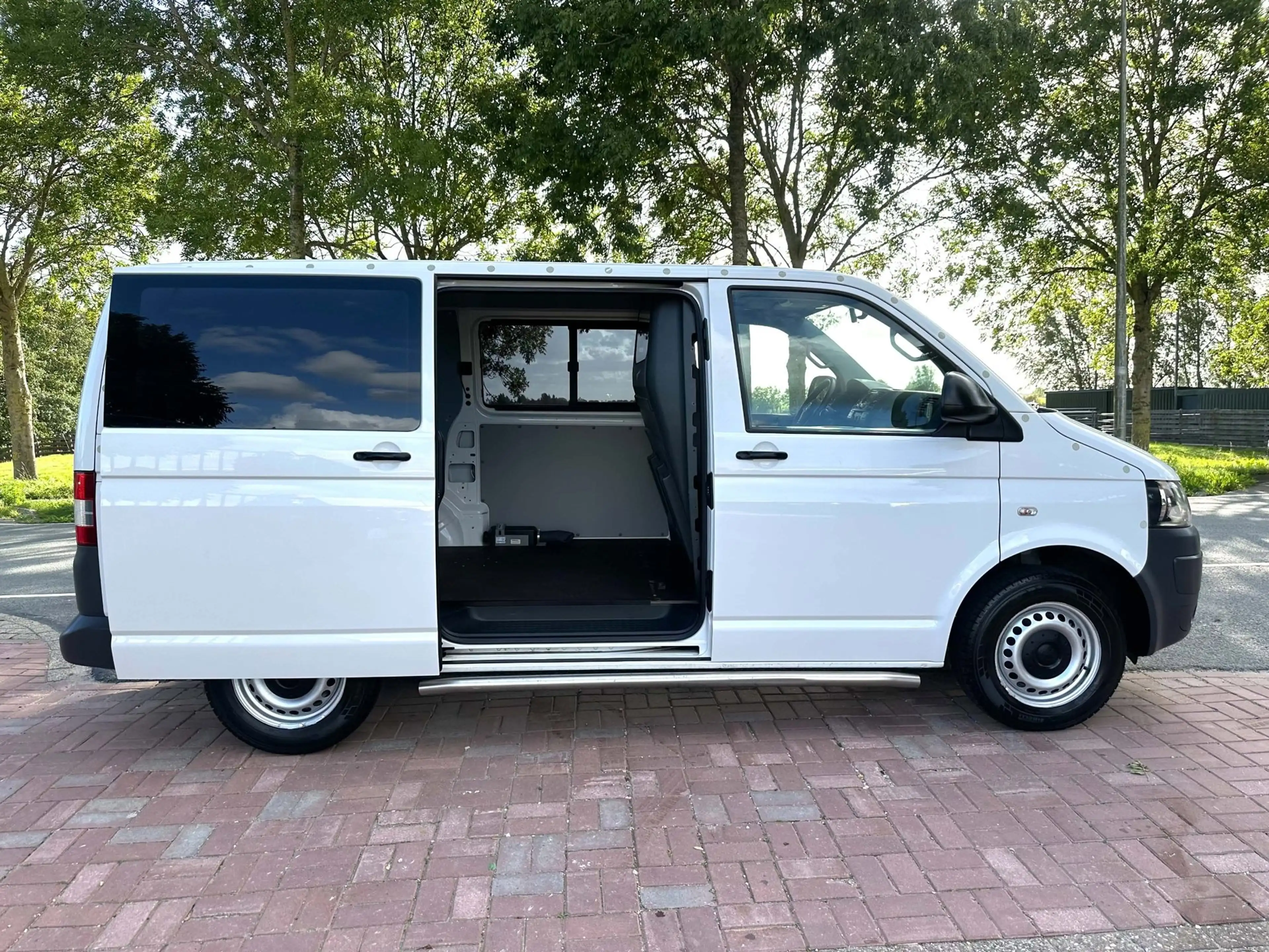 Volkswagen Transporter 2.0 TDI L1H1 BMT 140 PK Marge — photo 2