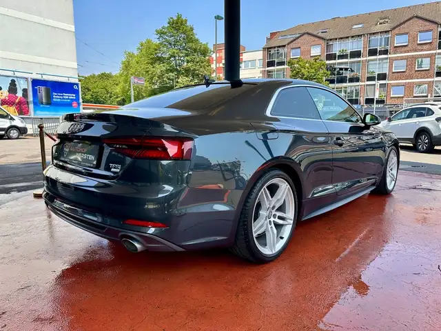 Audi A5 view 3