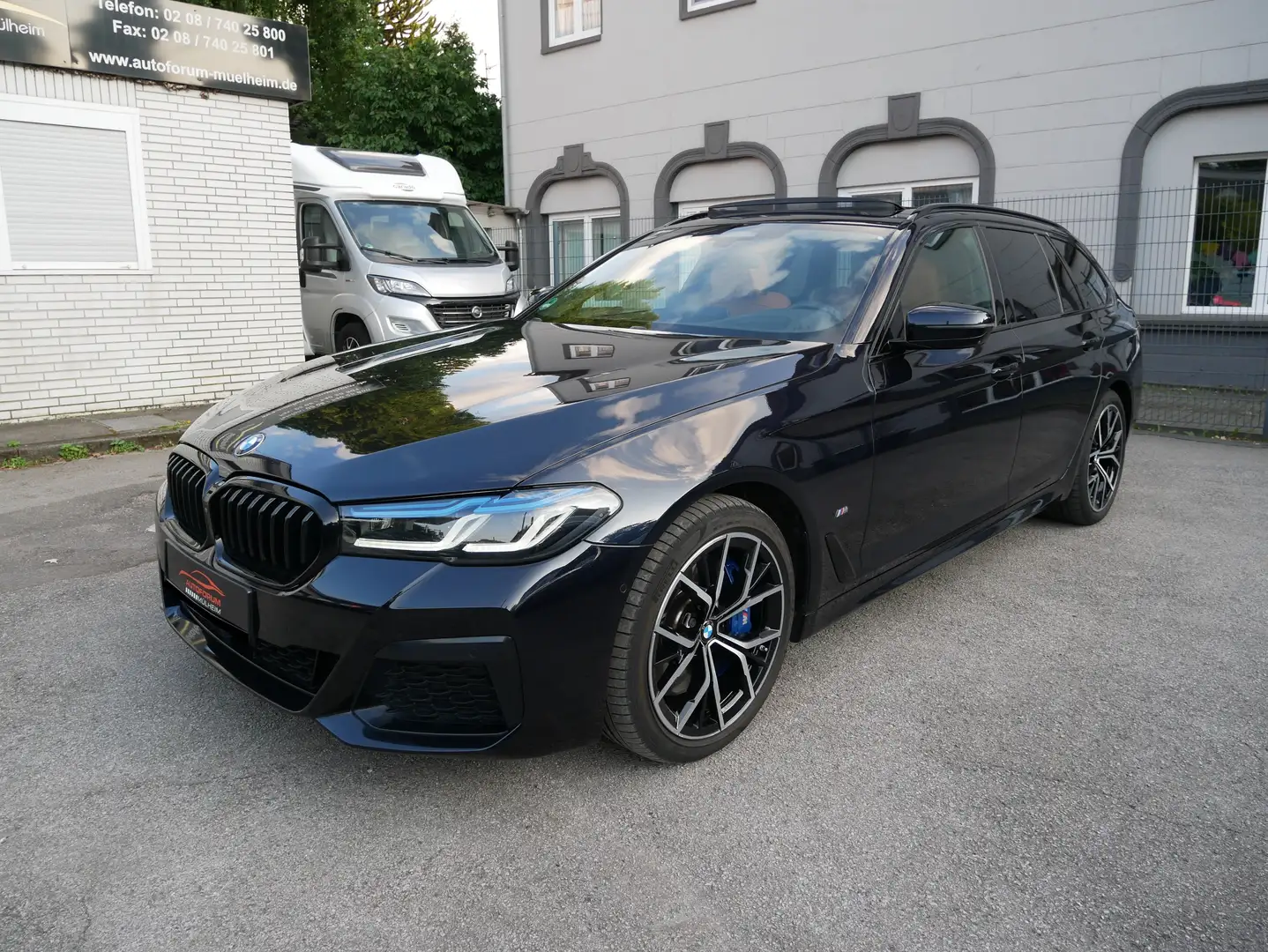 BMW 530 530 d xDrive M Sport T Laser Pano DrivProf 360Kame Noir - 1