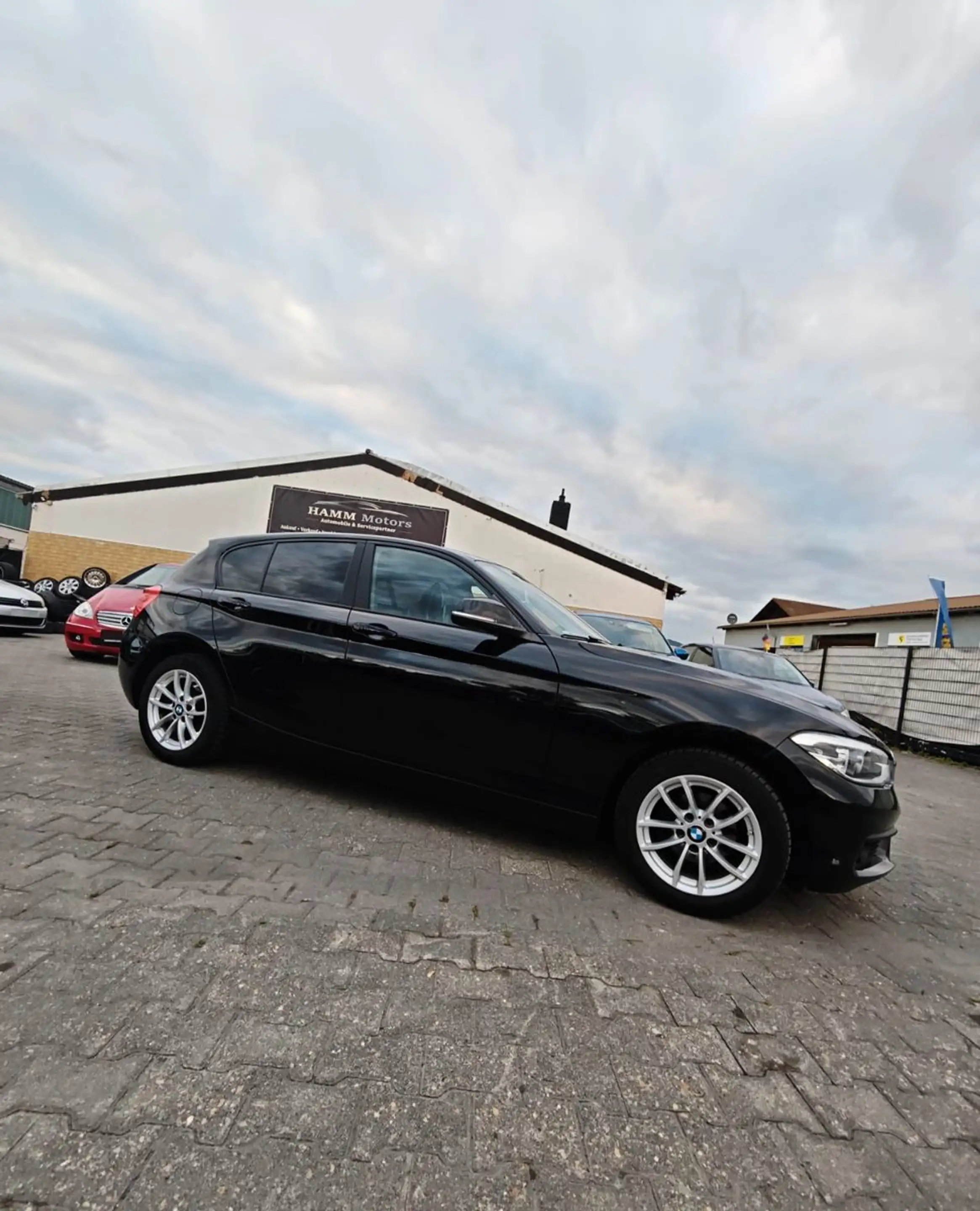 BMW 118 i Advantage — photo 6