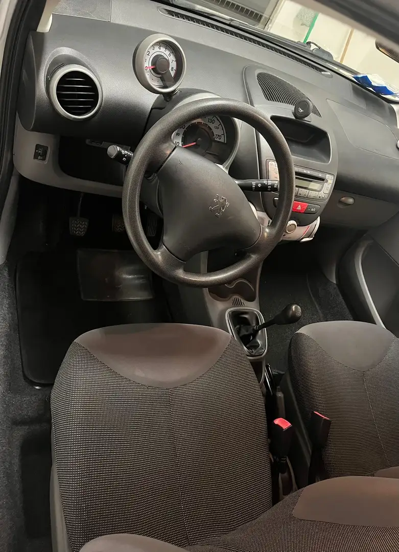 Peugeot 107 3p 1.0 12v Sweet Years Argento - 1