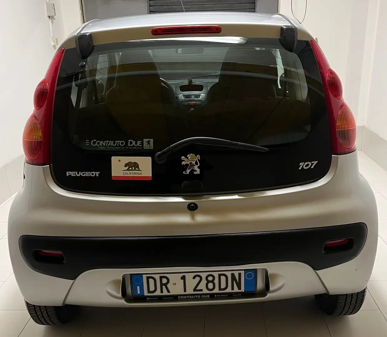 Peugeot 107 3p 1.0 12v Sweet Years Argento - 2