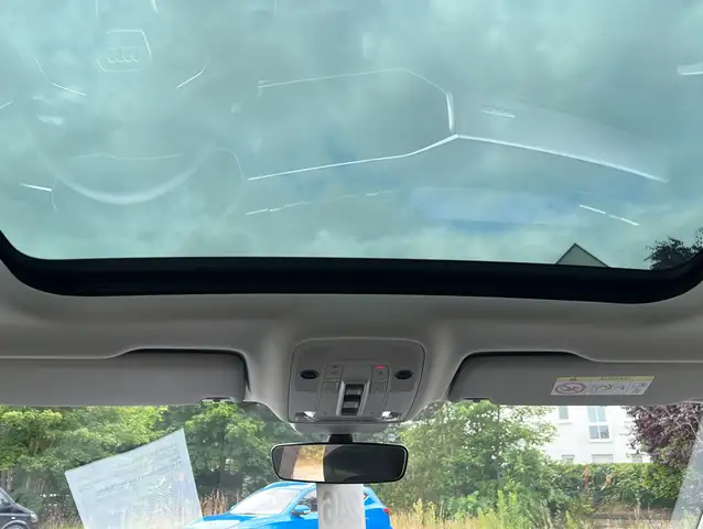 Audi Q3 view 10