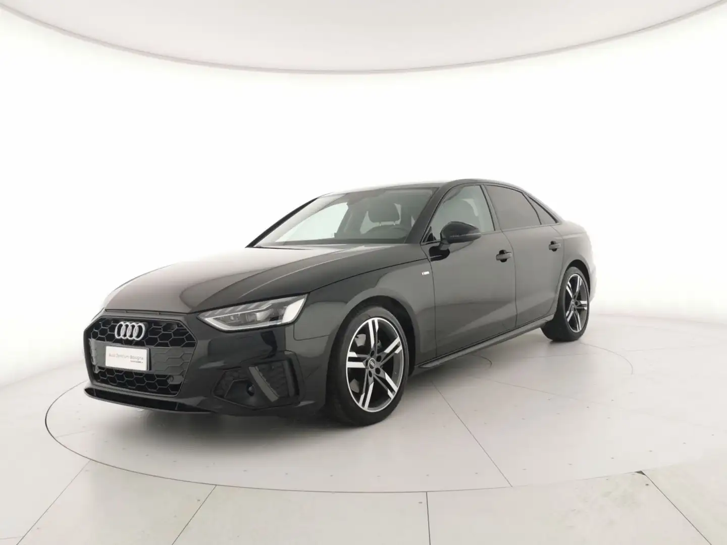 Audi A4 35 TDI/163 CV S tronic S line edition Чорний - 1