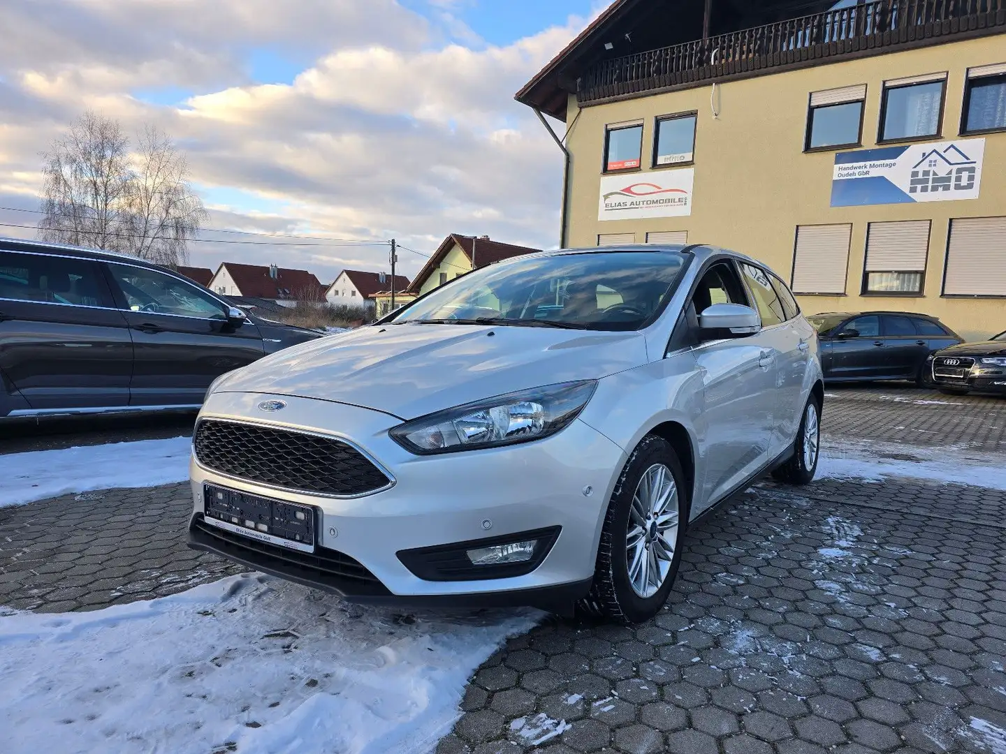 Ford Focus Turnier Cool & Connect/ SHZ/ Navi/ TÜV Gris - 1