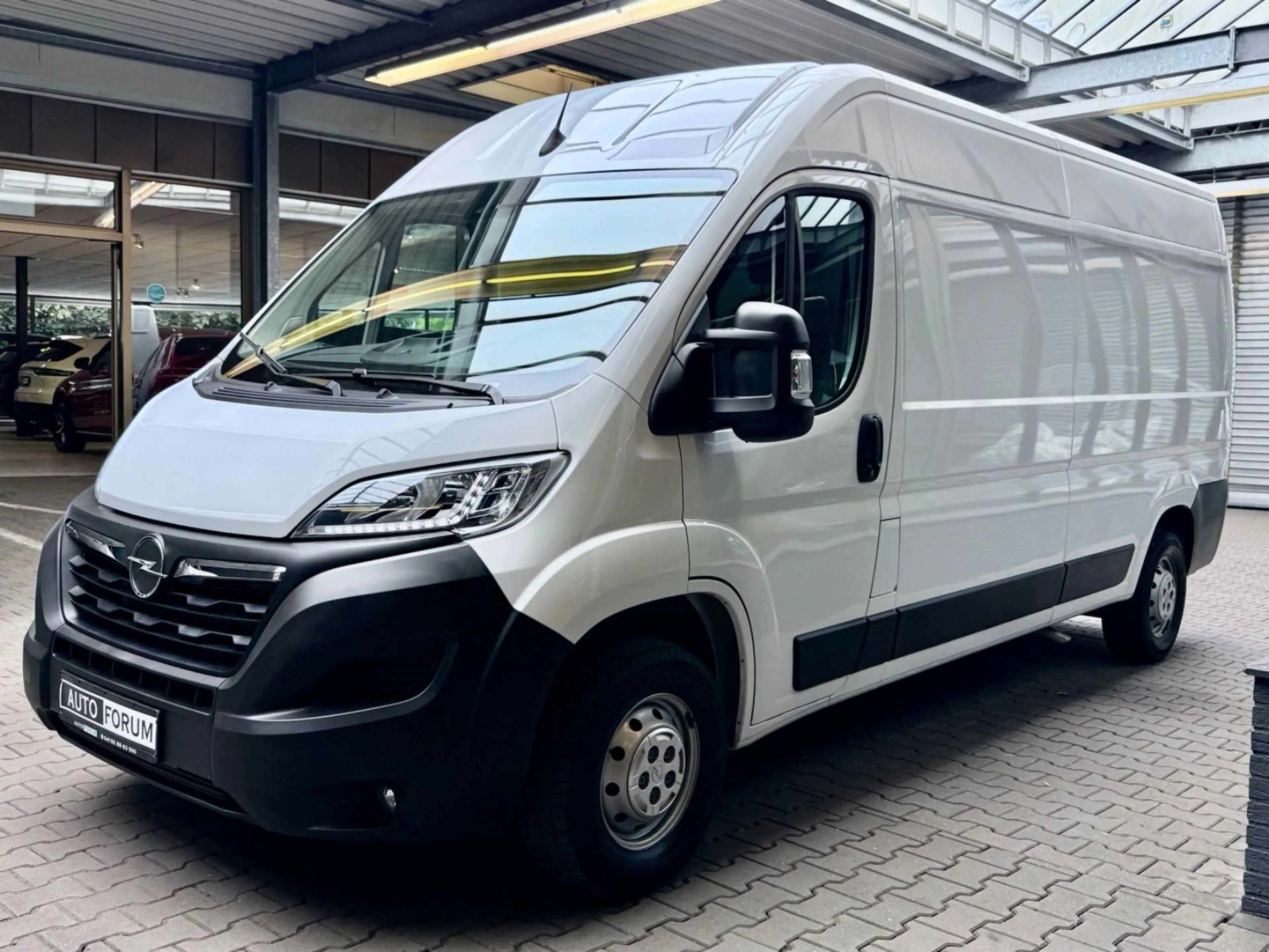 Opel Movano 2.2 D L3H2 3,5t CAM PDC KLIMA NAVI 3-SITZ — photo 5