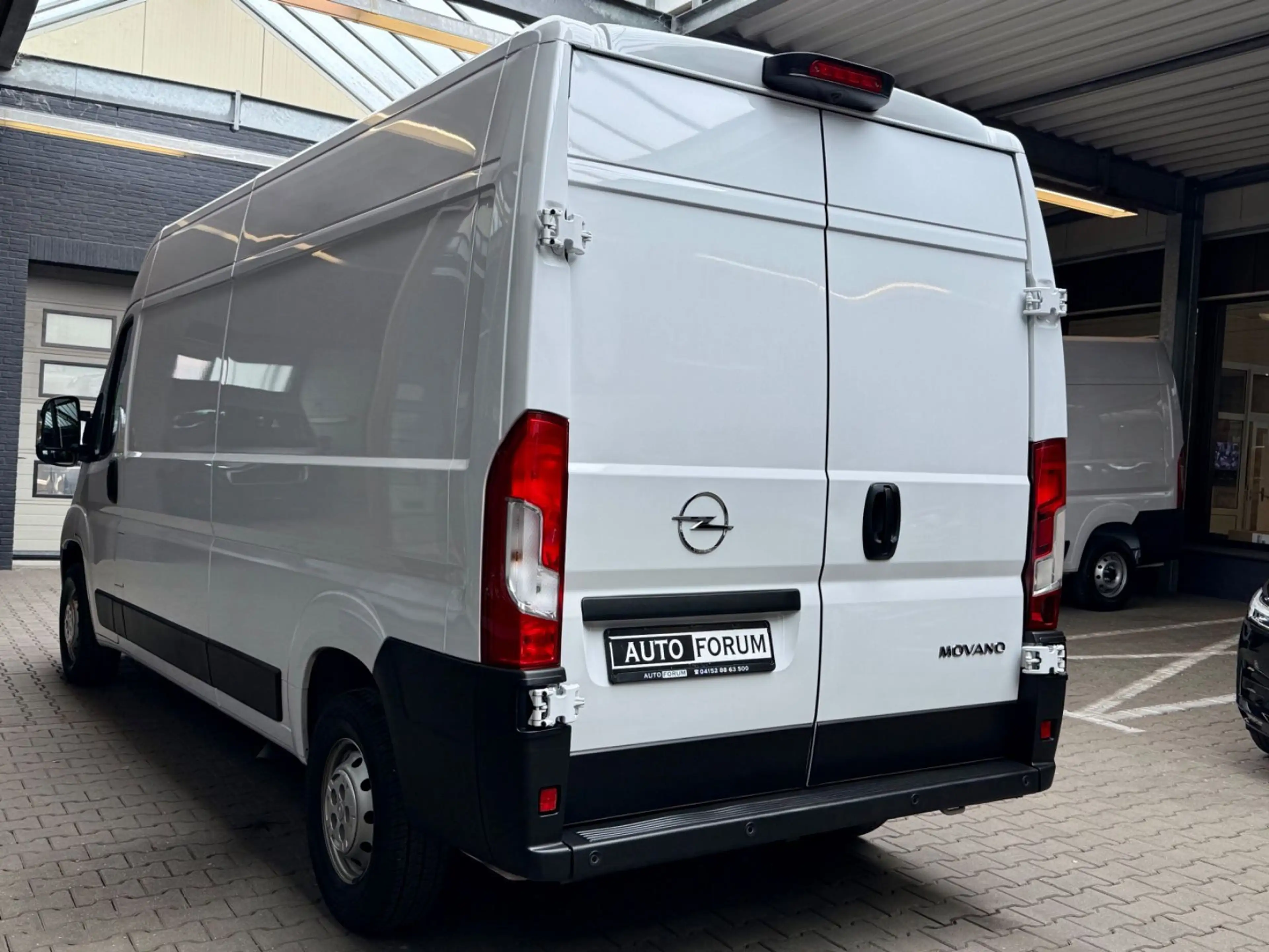 Opel Movano 2.2 D L3H2 3,5t CAM PDC KLIMA NAVI 3-SITZ — photo 8