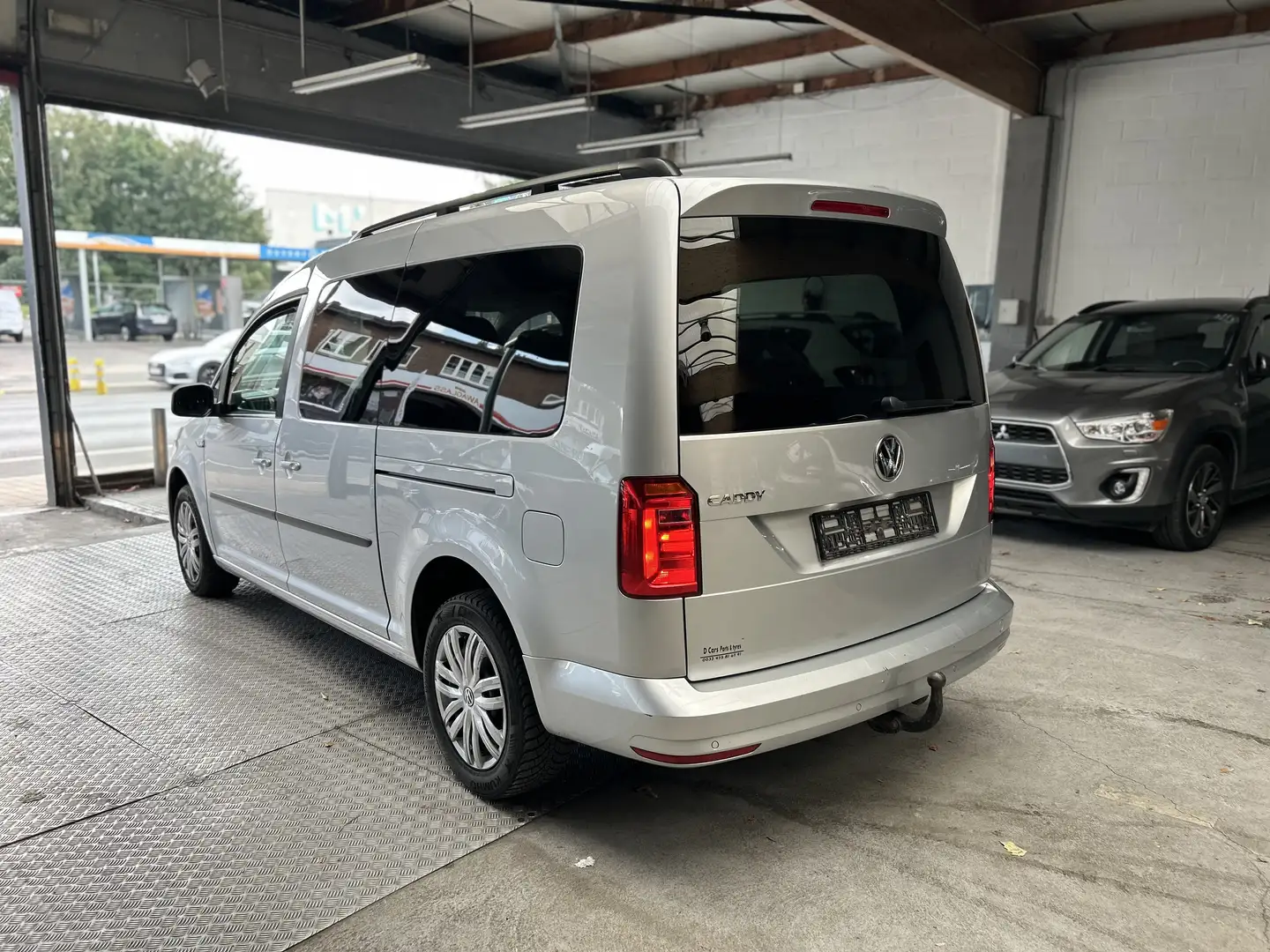 Volkswagen Caddy Caddy Maxi 2.0 TDi SCR Maxi Gris - 2