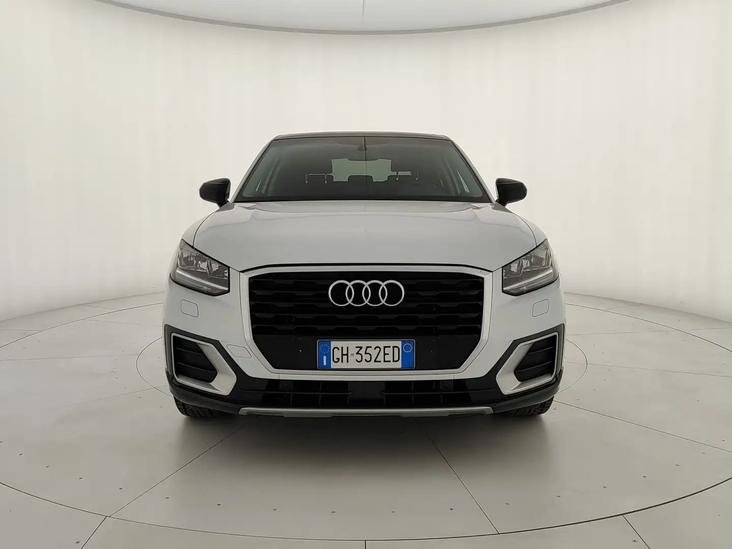 Audi Q2 30 1.0 tfsi ! OK NEOPATENTATI ! AUTOMATICO Bianco - 2