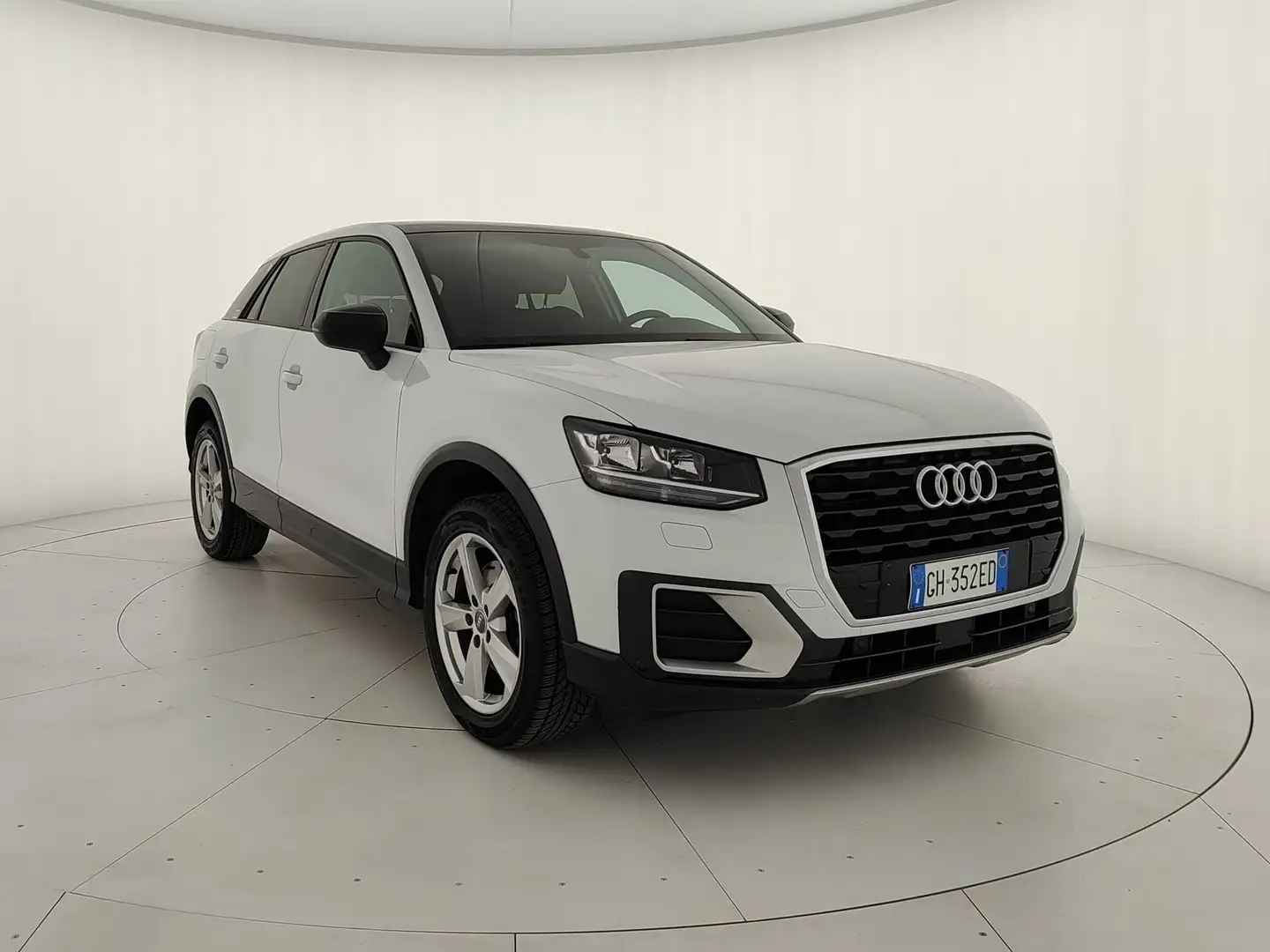 Audi Q2 30 1.0 tfsi ! OK NEOPATENTATI ! AUTOMATICO Bianco - 1