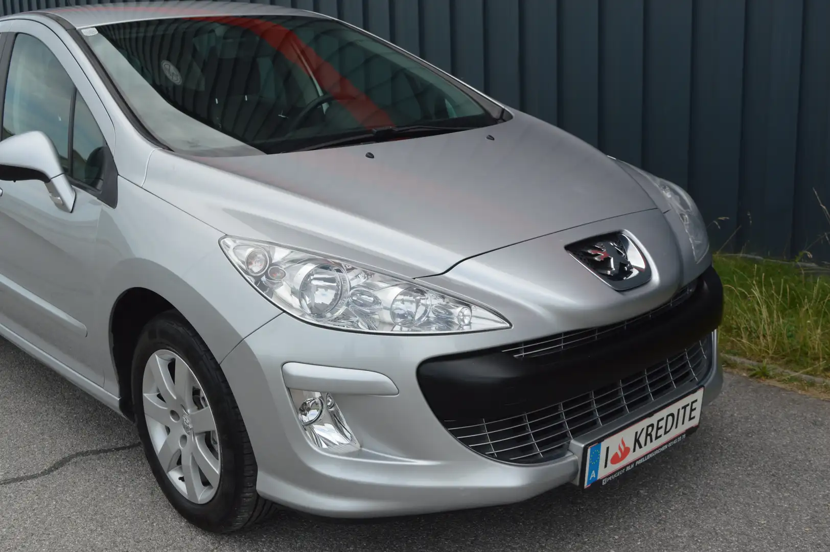 Peugeot 308 1,4 16V **1.Besitz**Premium**kein Pickerl** Silber - 2