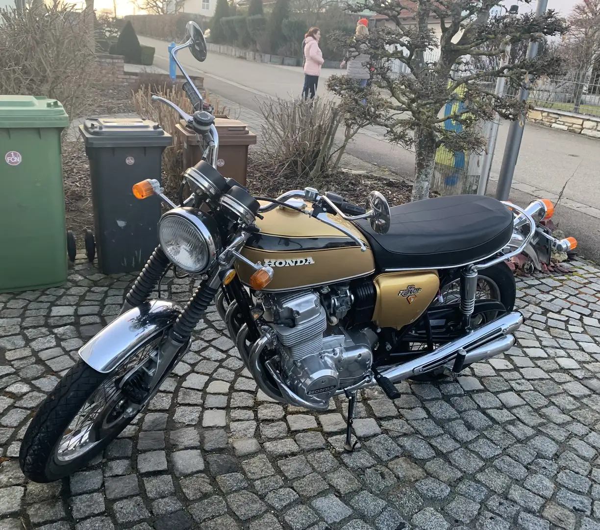 Honda CB 750 Four K2 Amarillo - 2