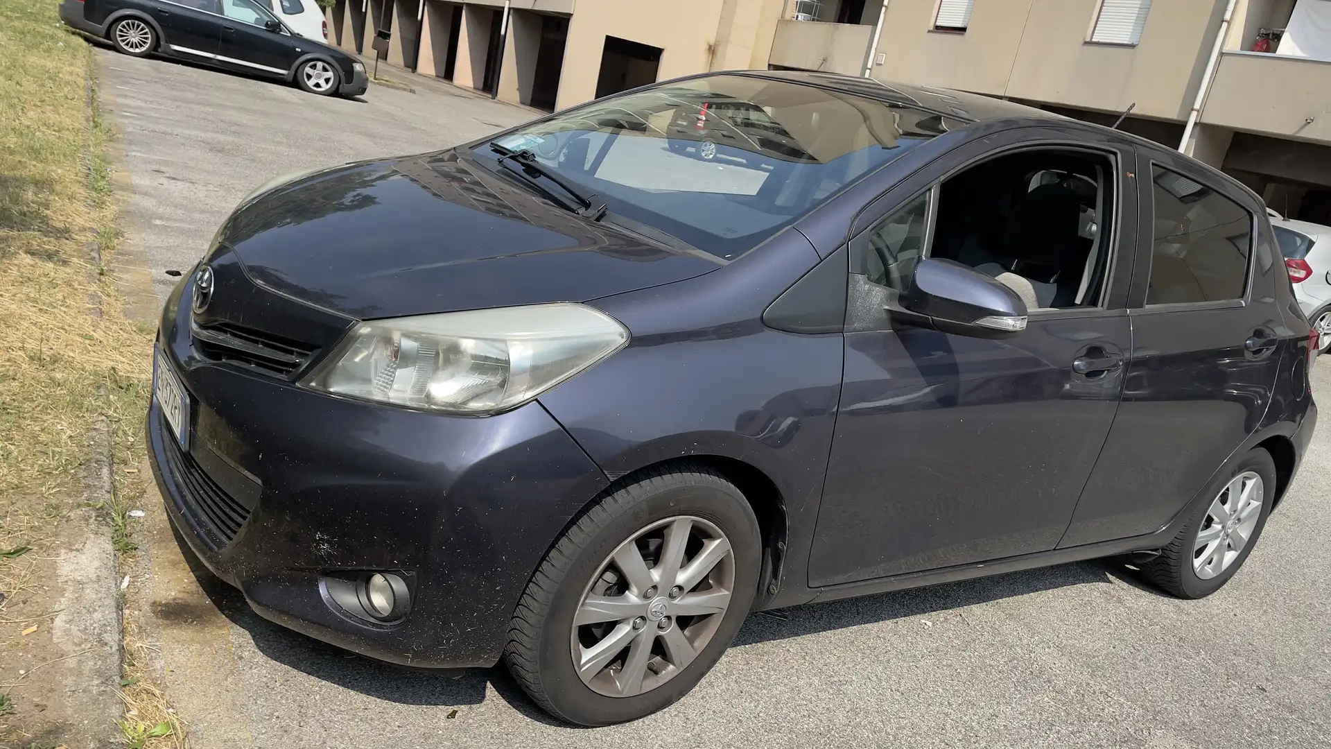 Toyota Yaris 5p 1.3 Sol - 1